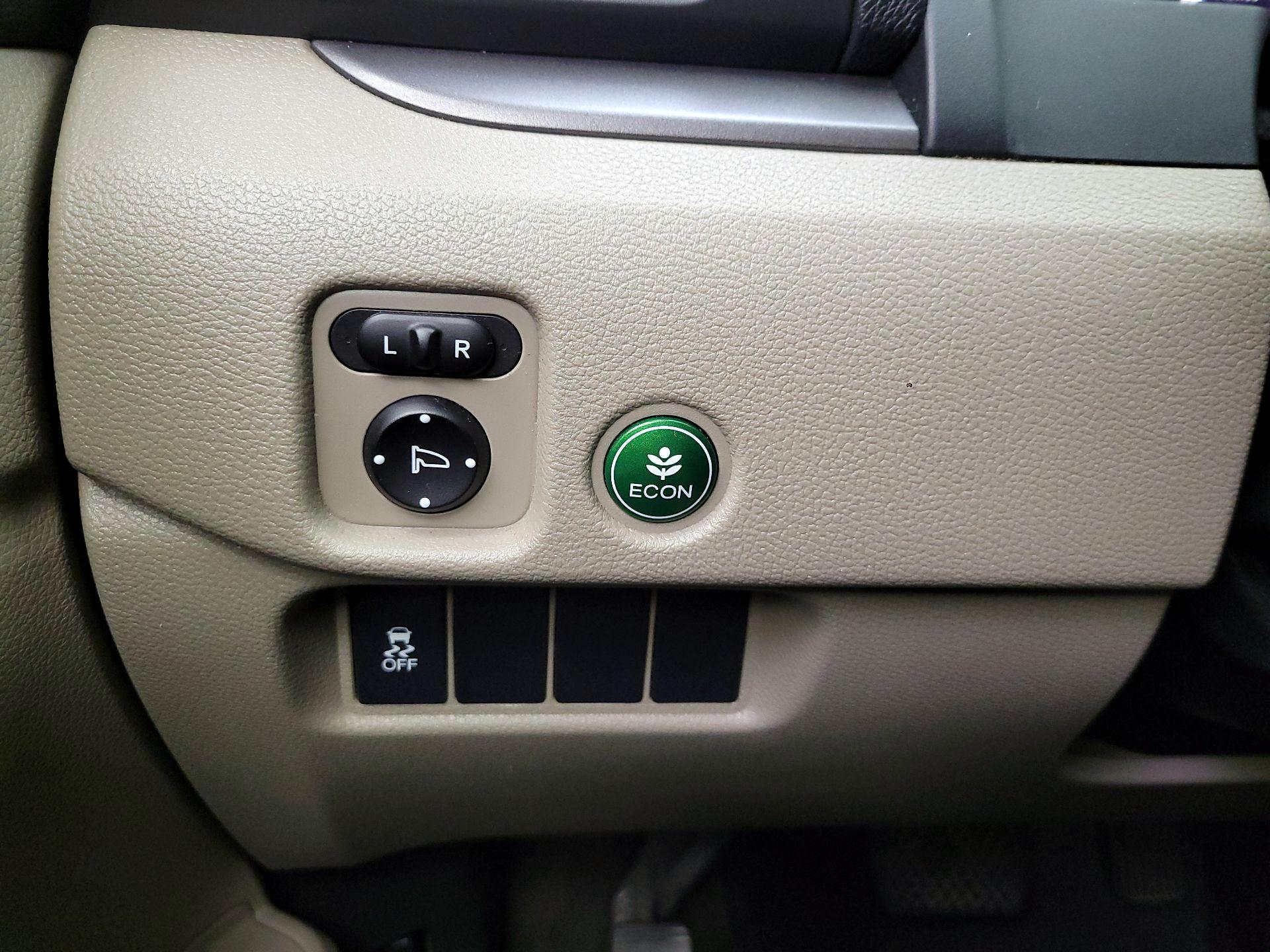 Thumbnail: 2018 Honda Pilot - 13