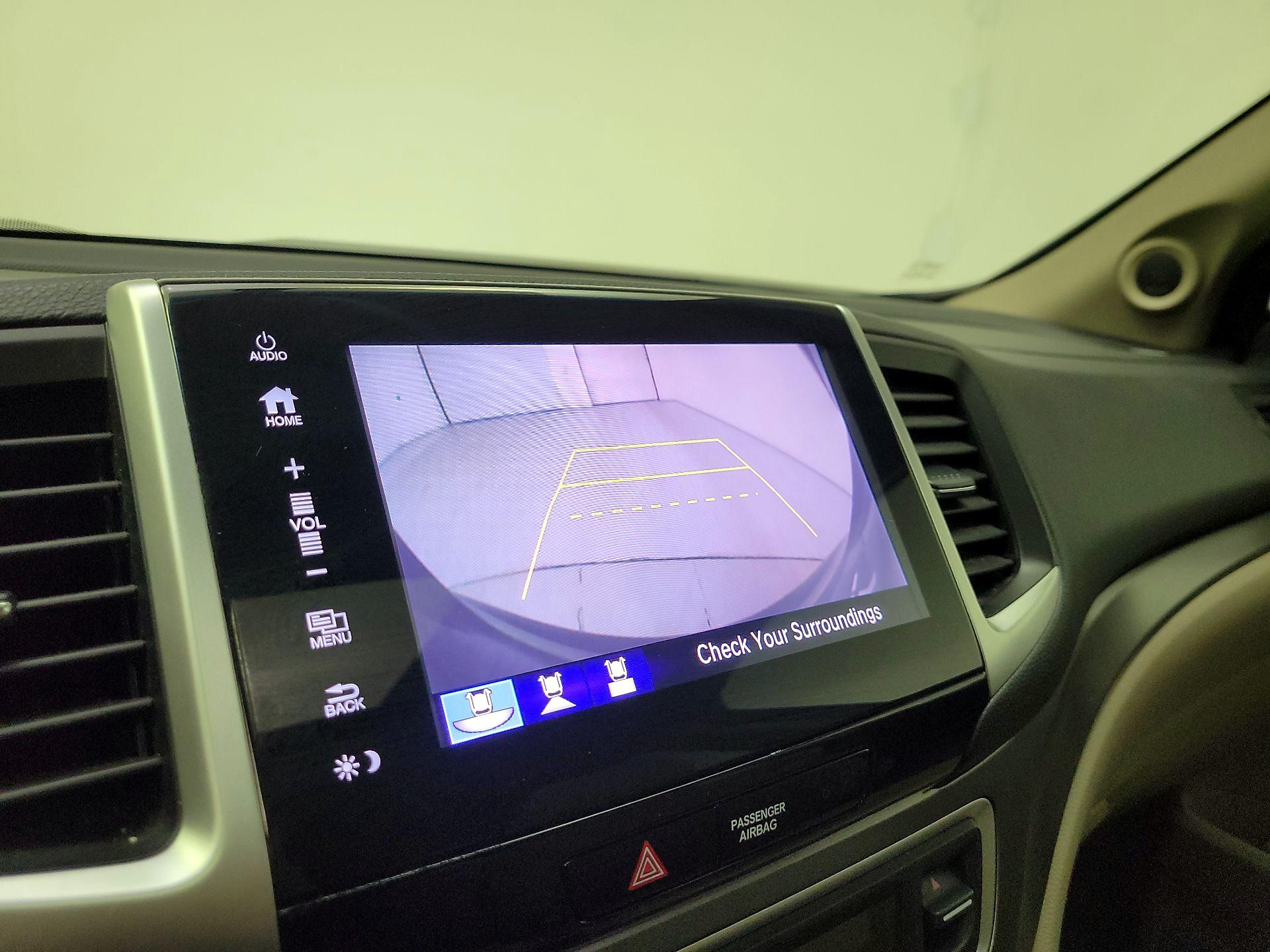 Thumbnail: 2018 Honda Pilot - 15