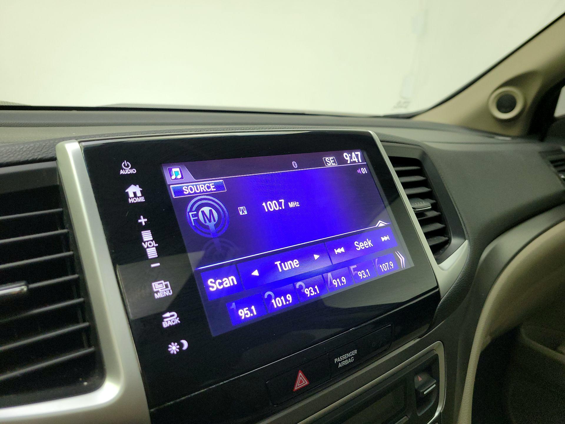 Thumbnail: 2018 Honda Pilot - 16