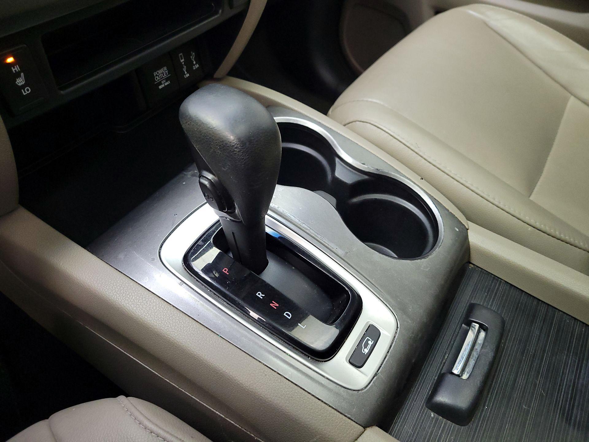 Thumbnail: 2018 Honda Pilot - 18