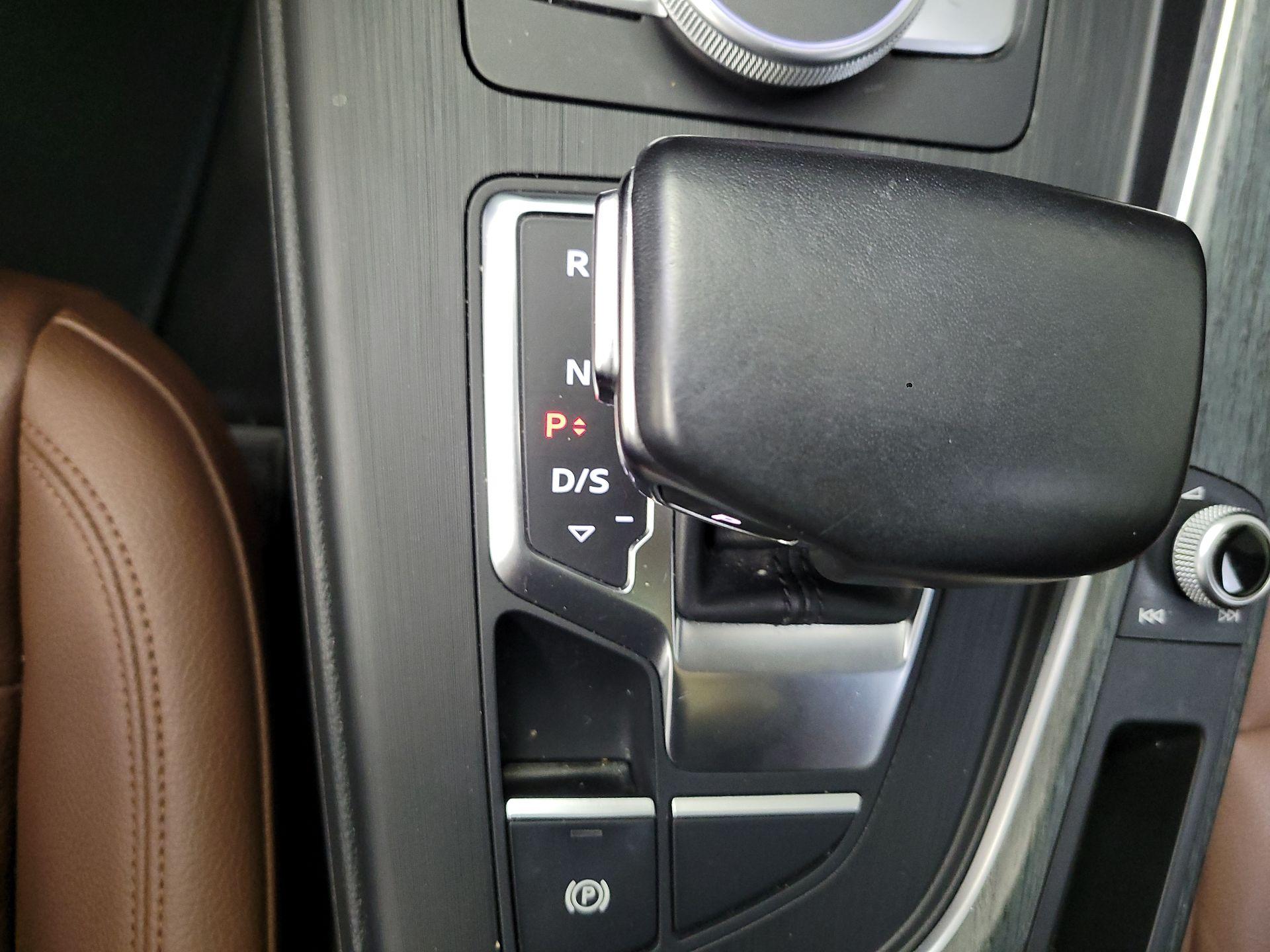 Thumbnail: 2017 Audi A4 - 17