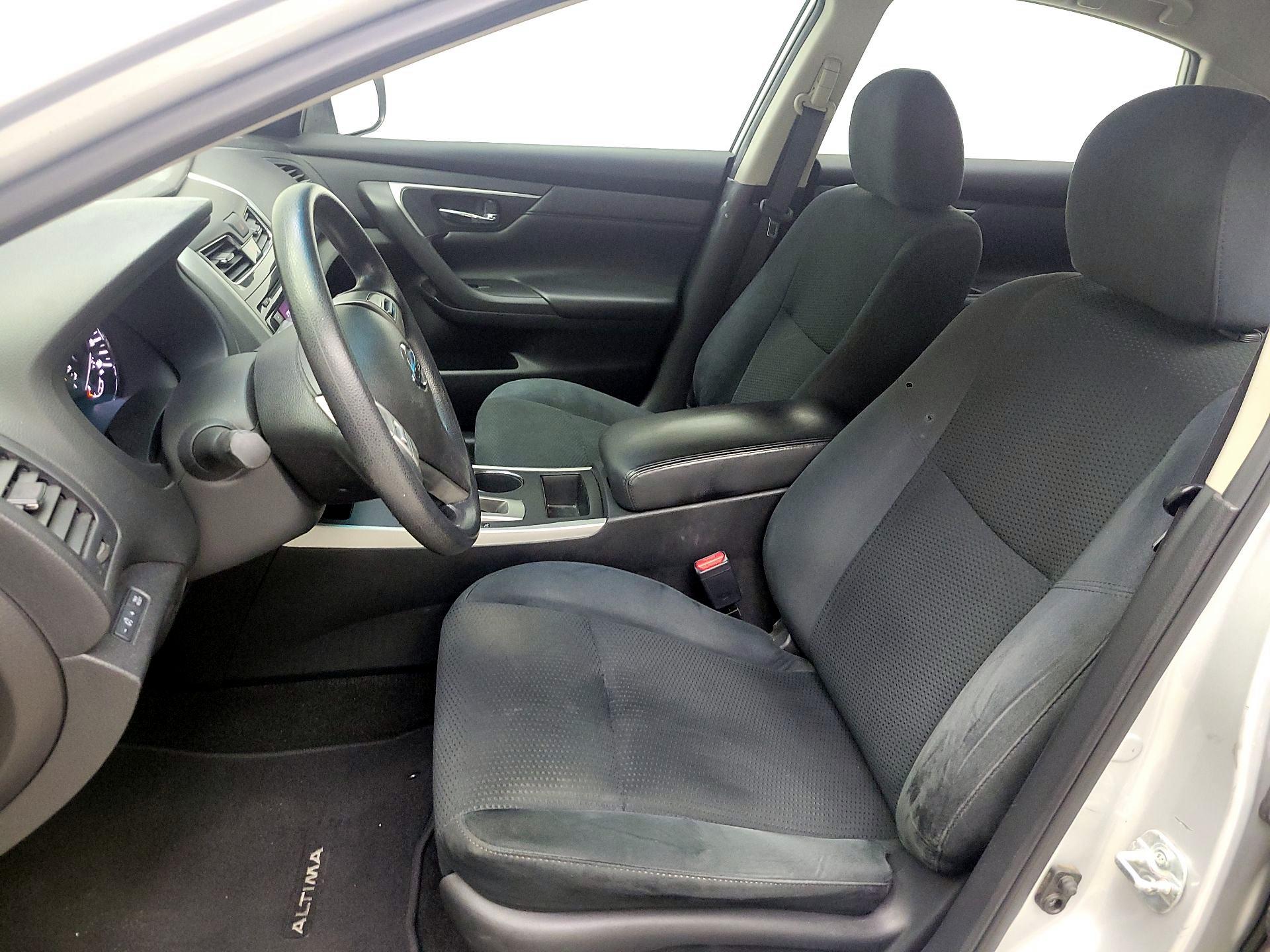 Thumbnail: 2015 Nissan Altima - 11