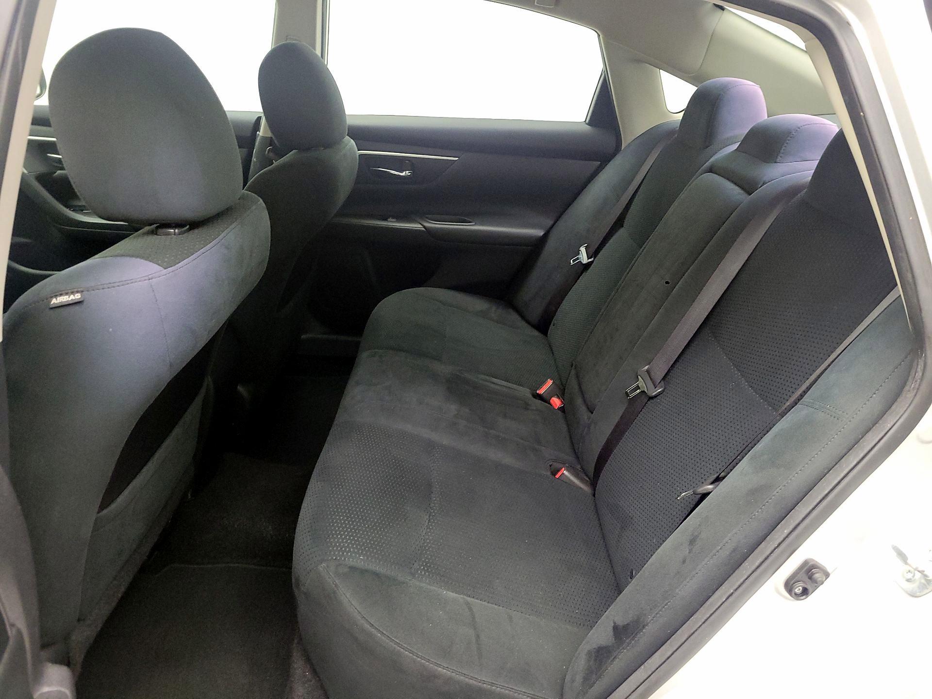 Thumbnail: 2015 Nissan Altima - 18