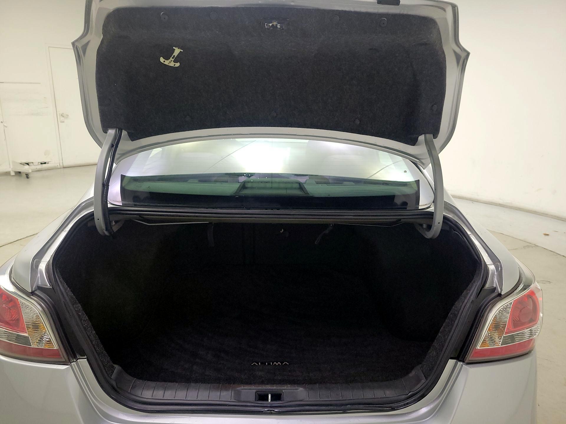 Thumbnail: 2015 Nissan Altima - 19