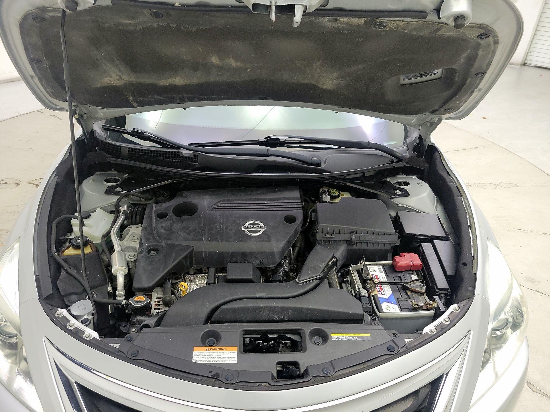 Thumbnail: 2015 Nissan Altima - 20