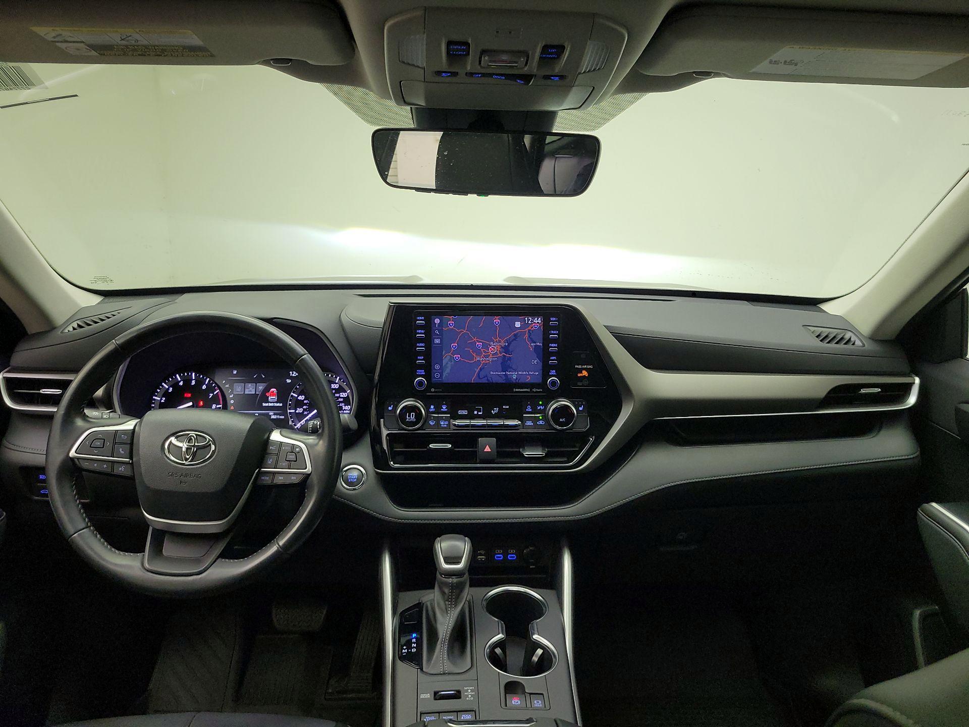 Thumbnail: 2022 Toyota Highlander - 9