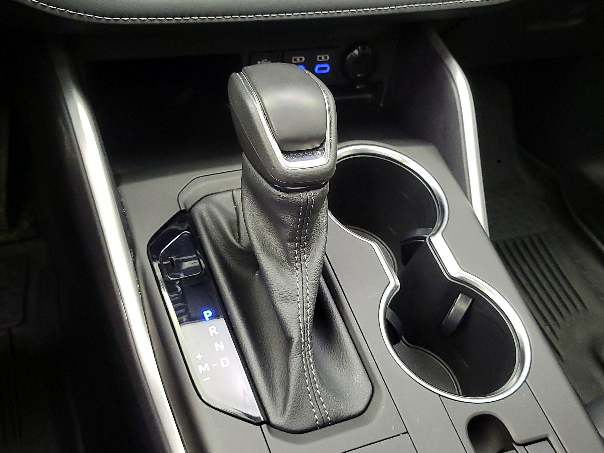 Thumbnail: 2022 Toyota Highlander - 18