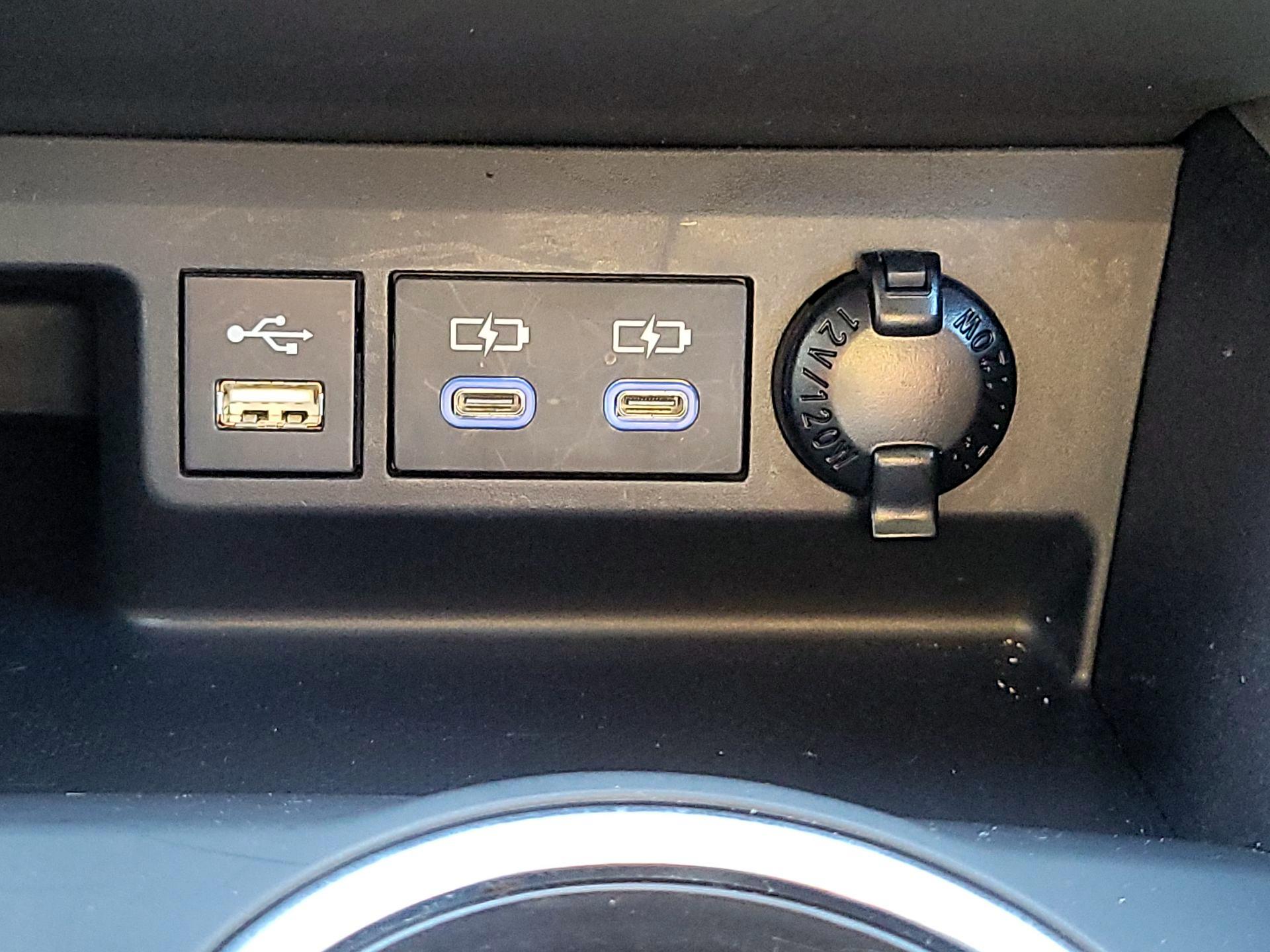 Thumbnail: 2022 Toyota Highlander - 19