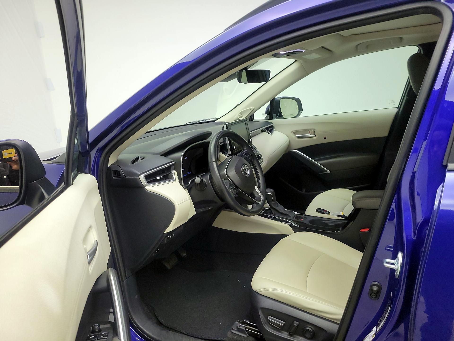 Thumbnail: 2022 Toyota Corolla Cross - 11