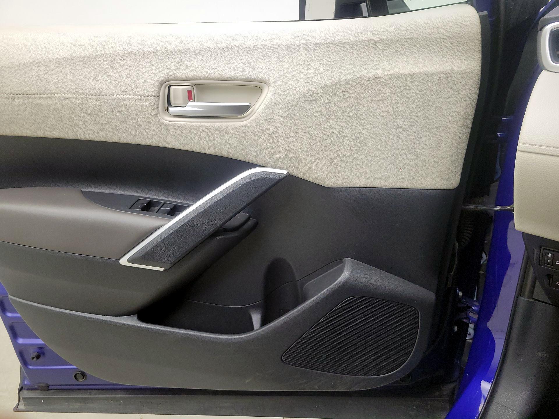 Thumbnail: 2022 Toyota Corolla Cross - 12