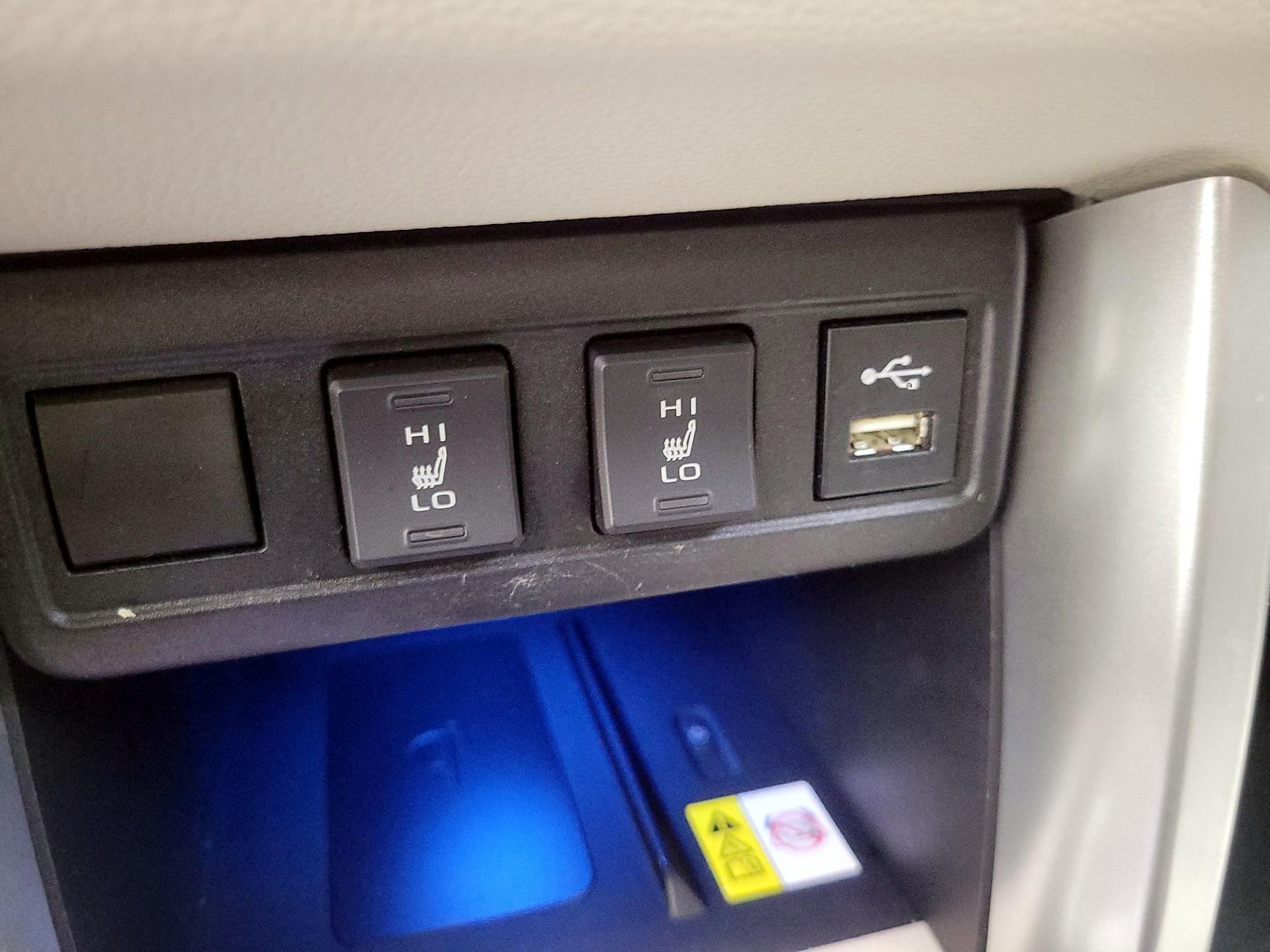 Thumbnail: 2022 Toyota Corolla Cross - 18