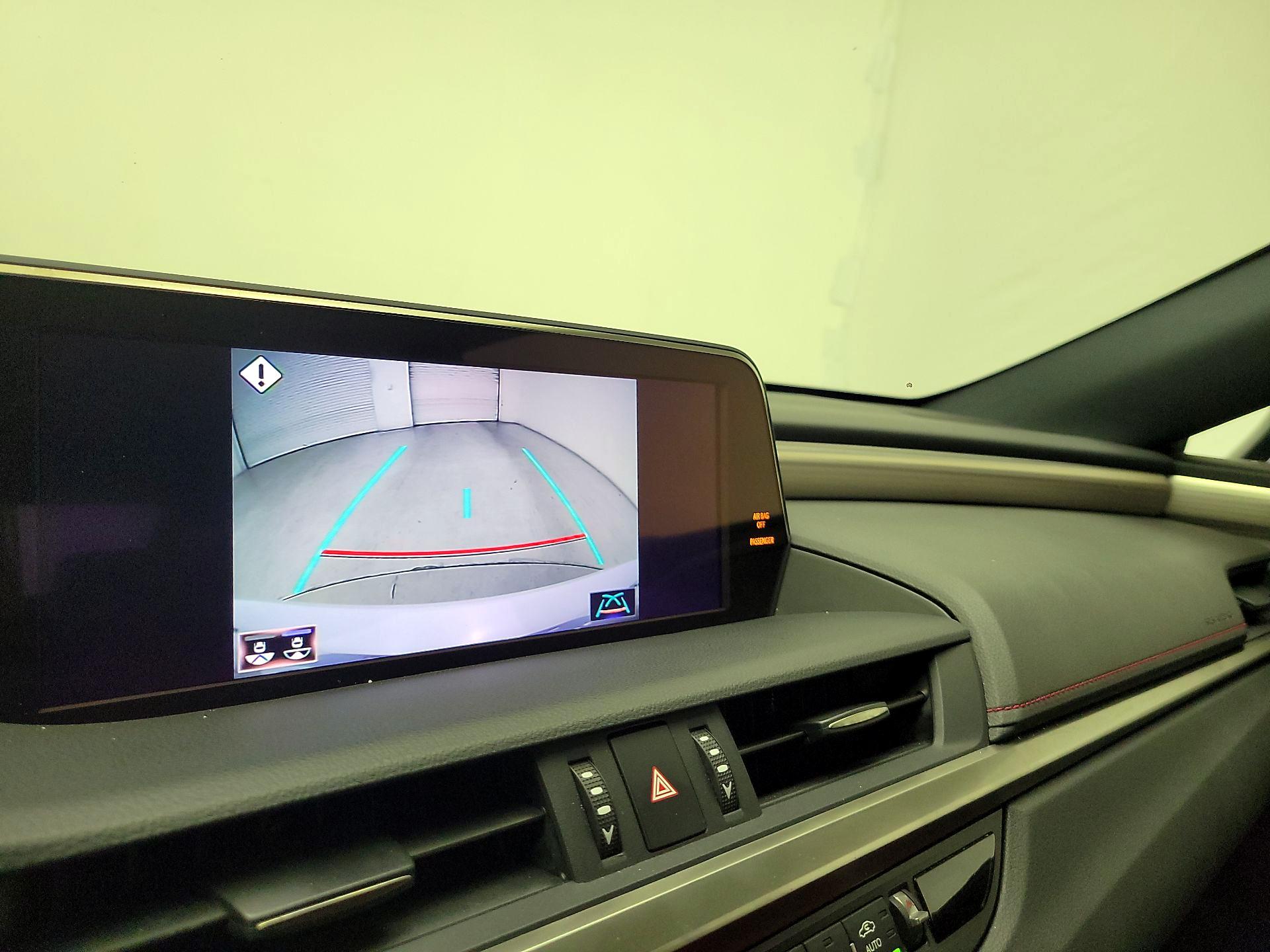 Thumbnail: 2019 Lexus ES - 14