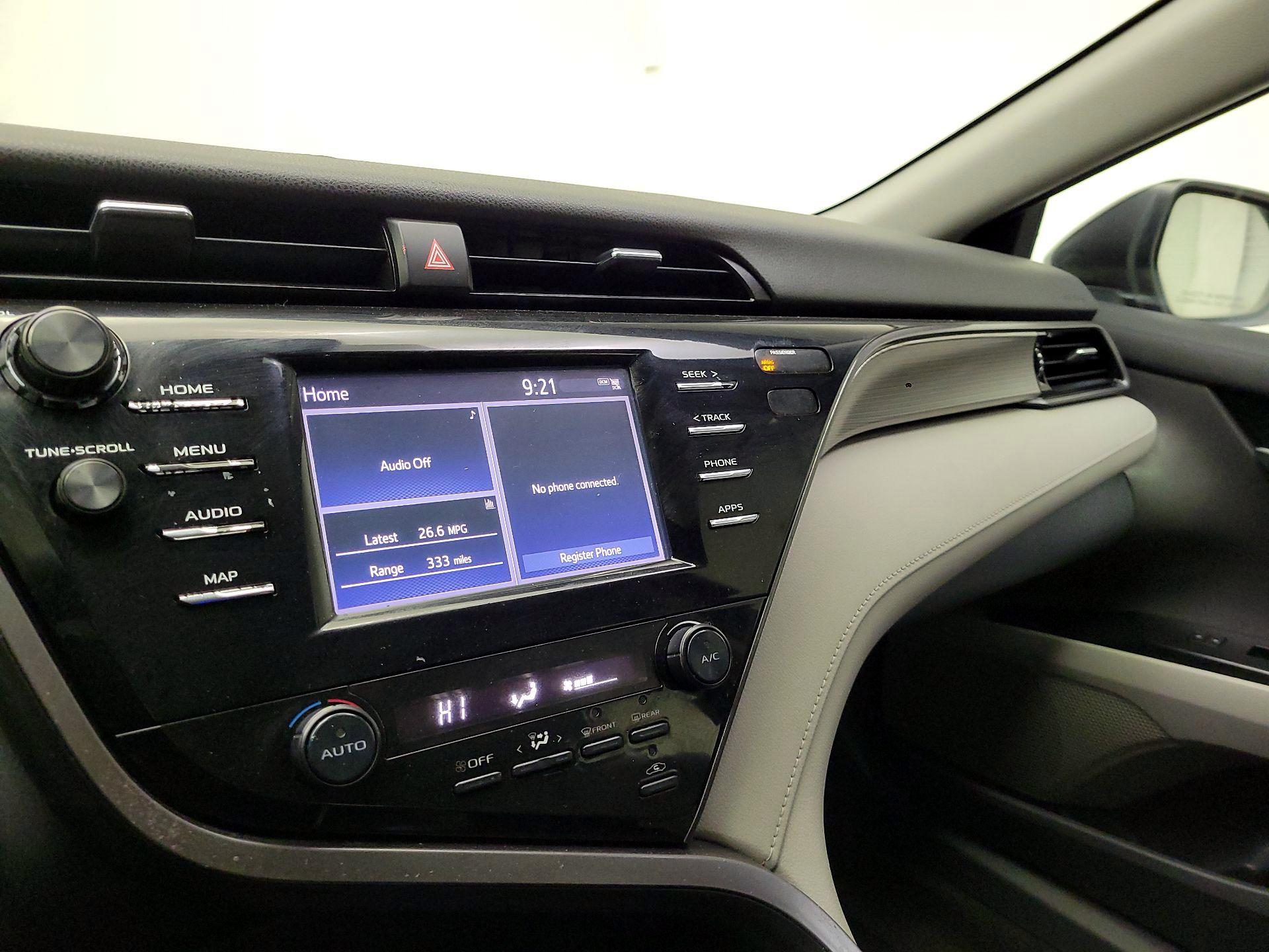 Thumbnail: 2019 Toyota Camry - 16