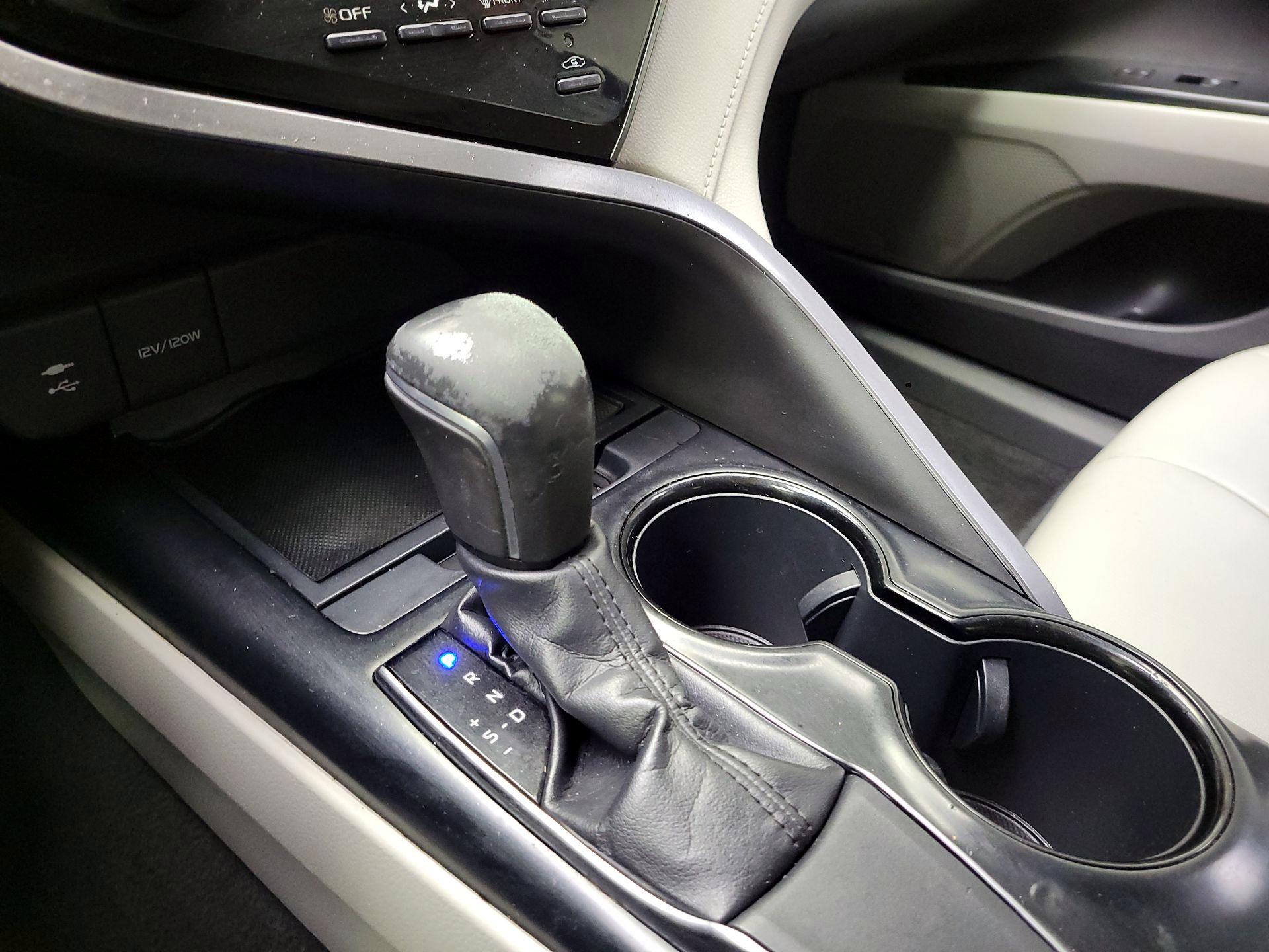 Thumbnail: 2019 Toyota Camry - 18