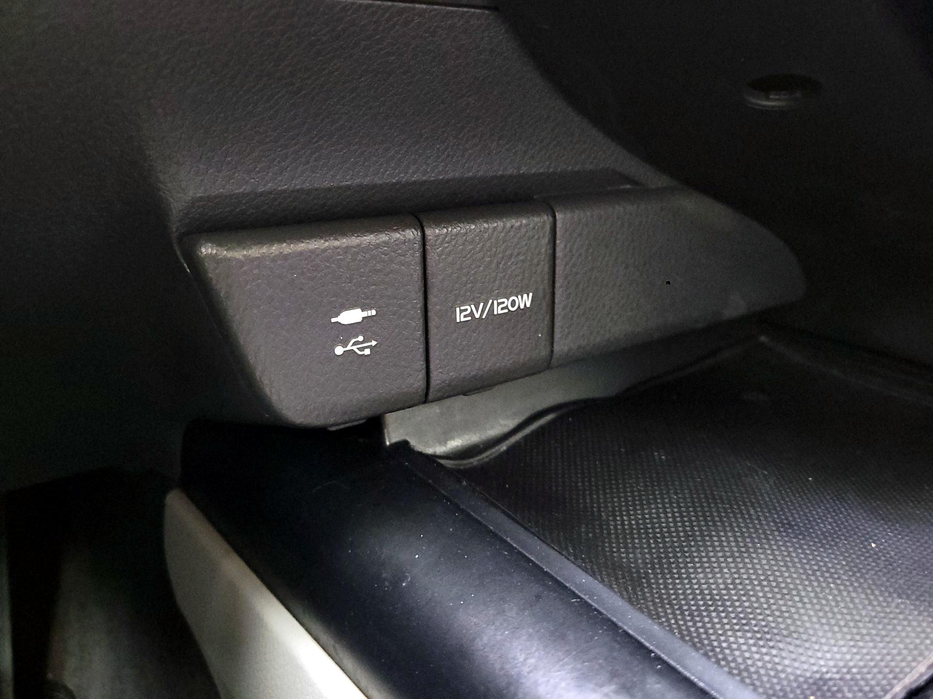 Thumbnail: 2019 Toyota Camry - 19