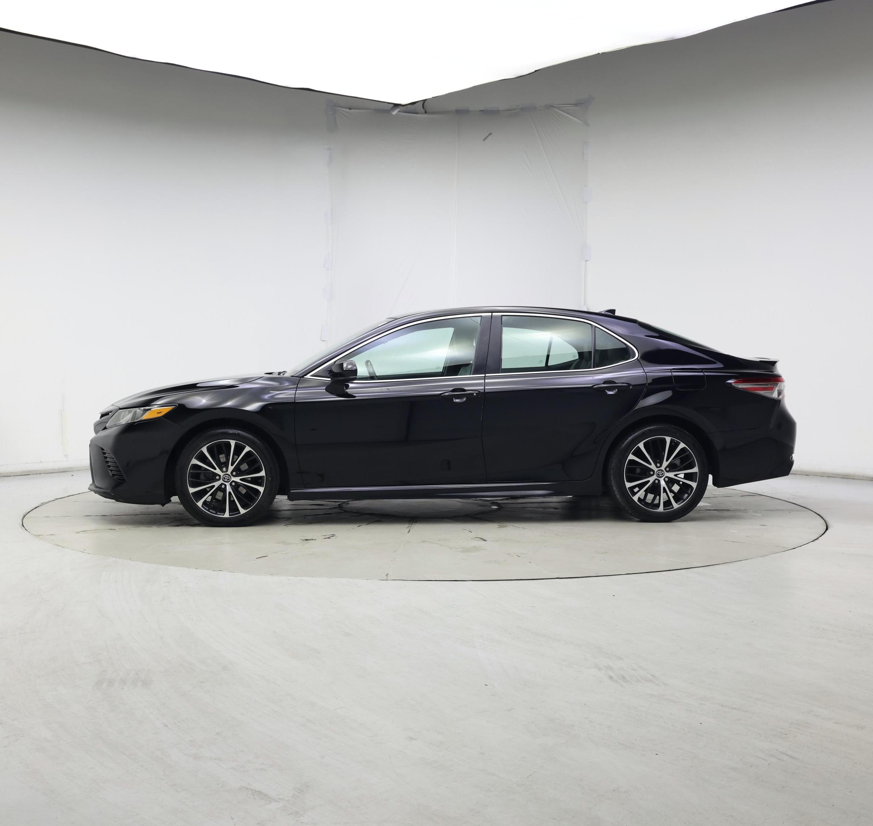 Thumbnail: 2019 Toyota Camry - 3