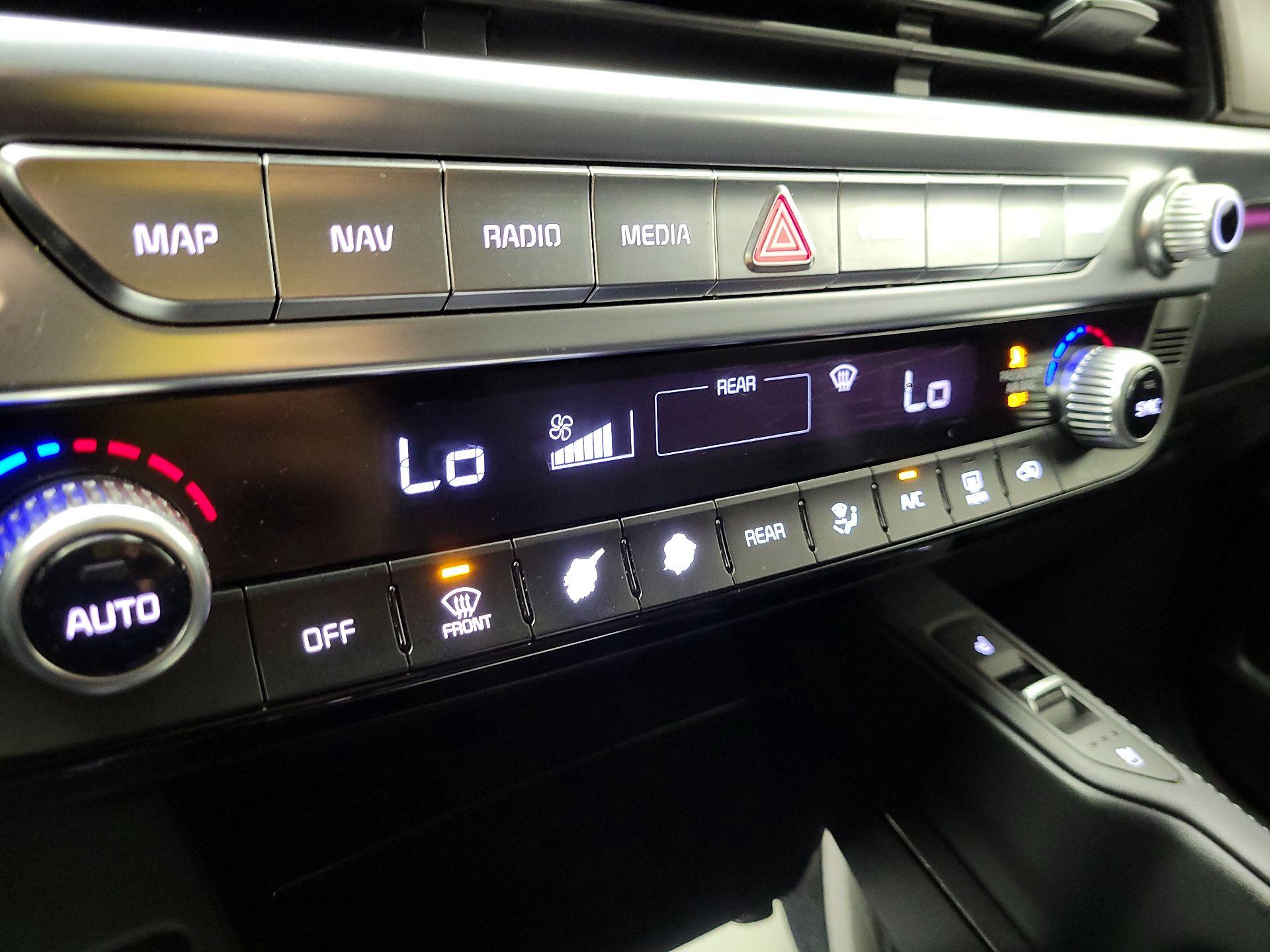 Thumbnail: 2020 Kia Telluride - 17