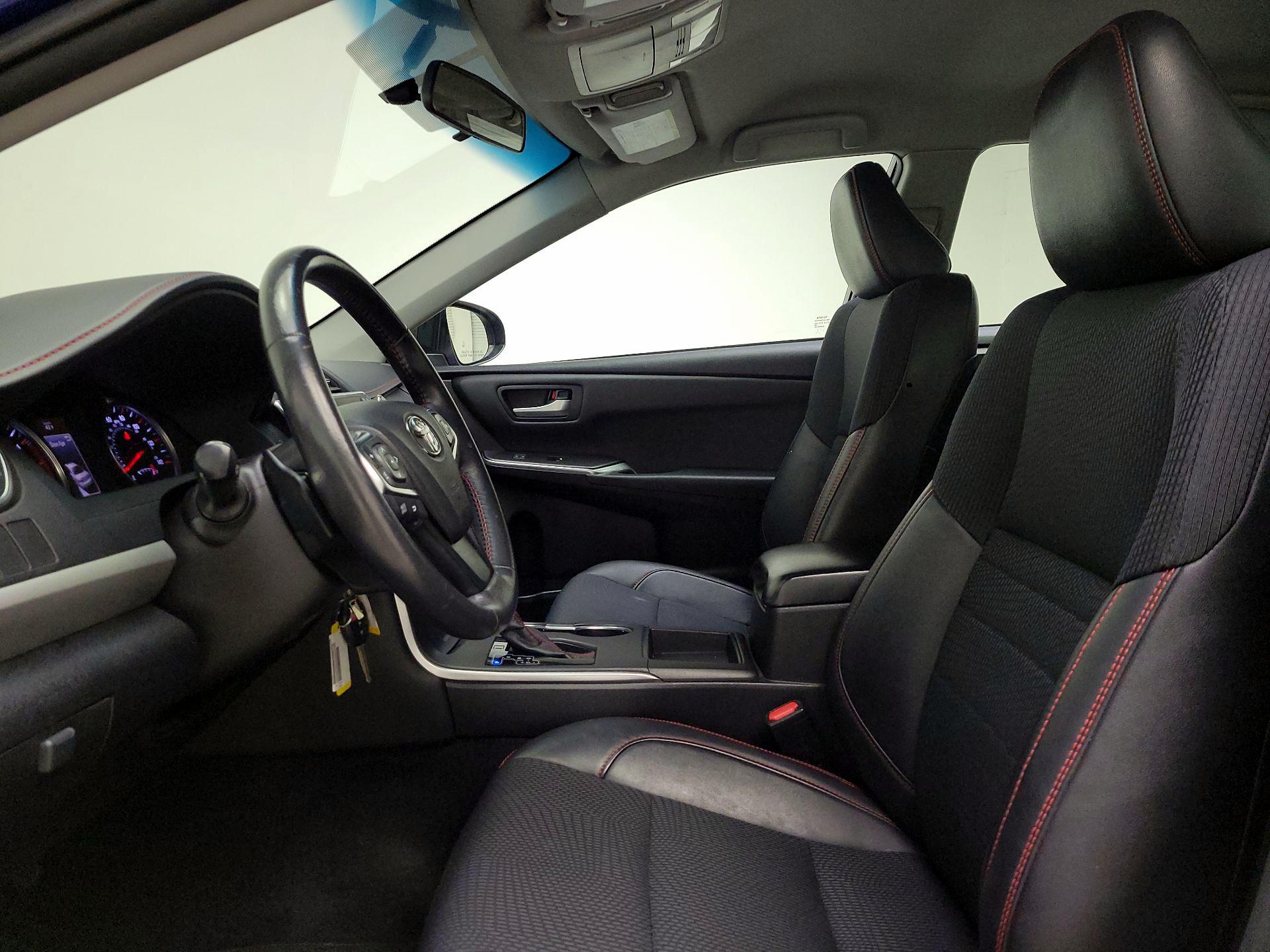 Thumbnail: 2016 Toyota Camry - 11