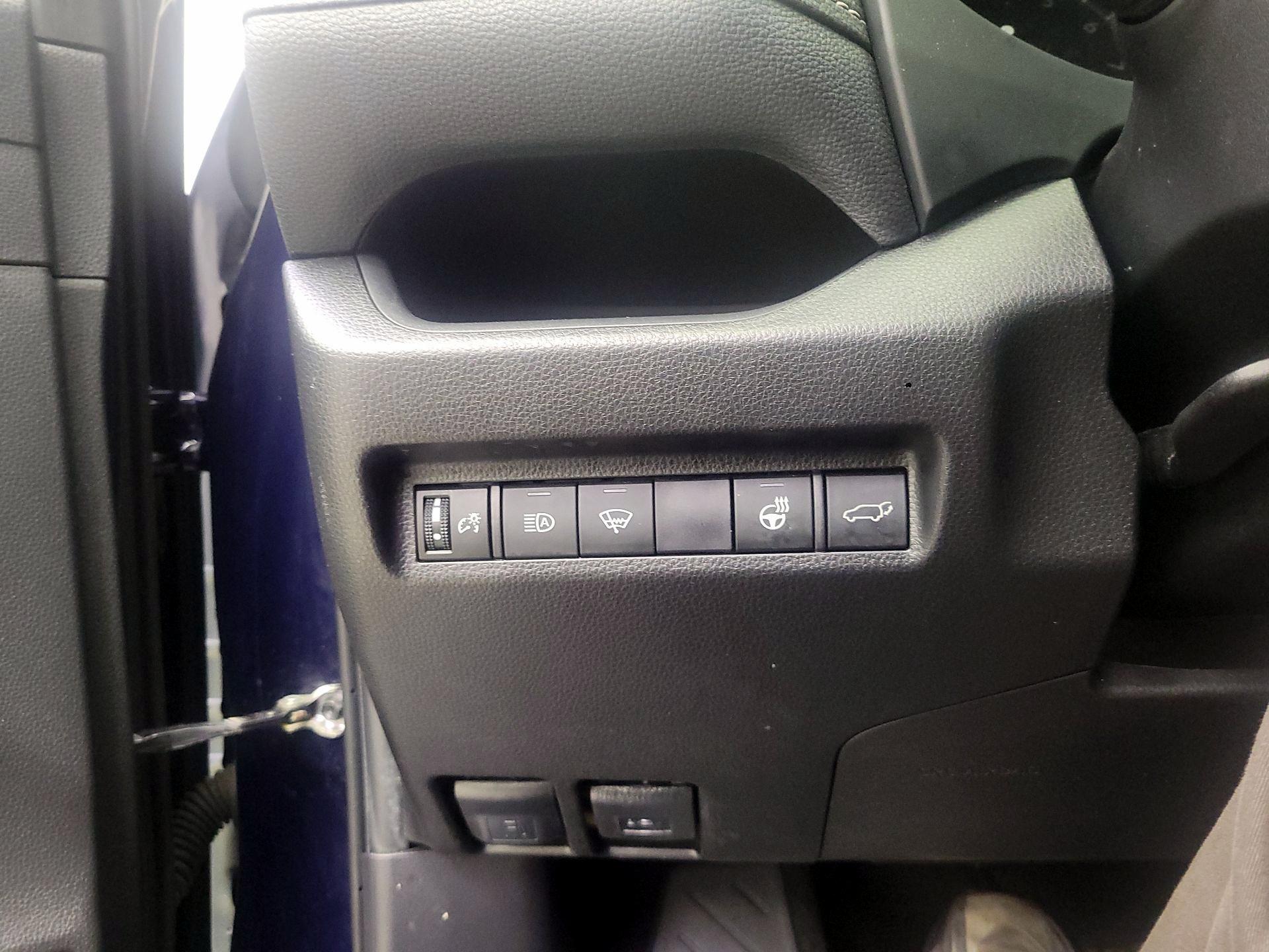 Thumbnail: 2020 Toyota RAV4 - 13