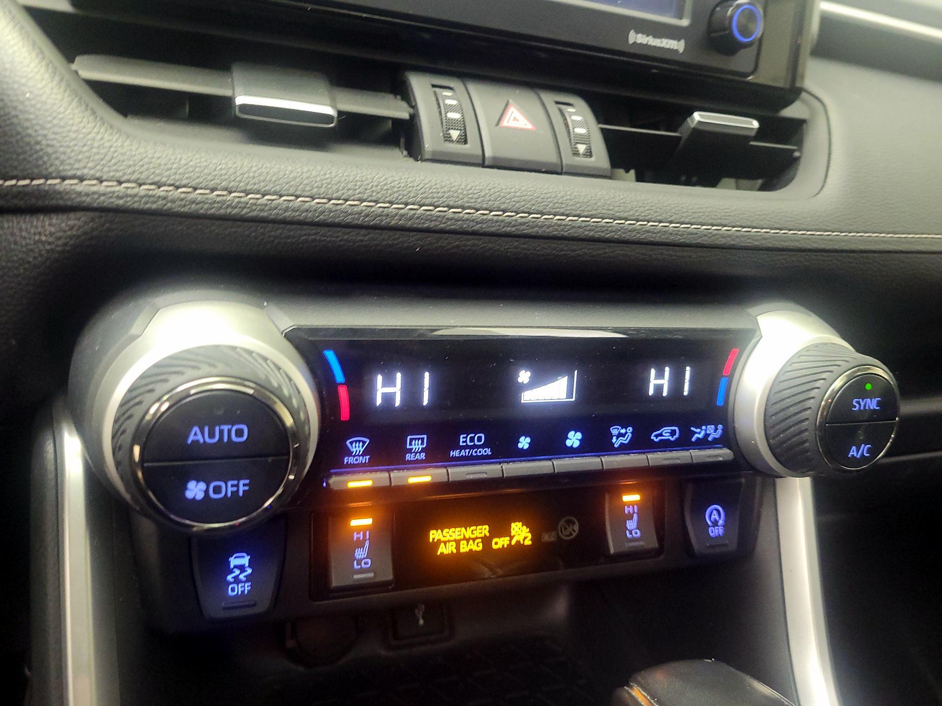 Thumbnail: 2020 Toyota RAV4 - 16