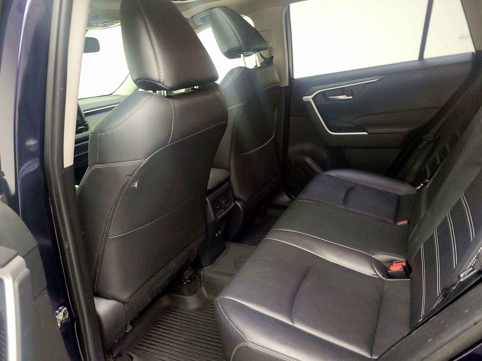 Thumbnail: 2020 Toyota RAV4 - 19