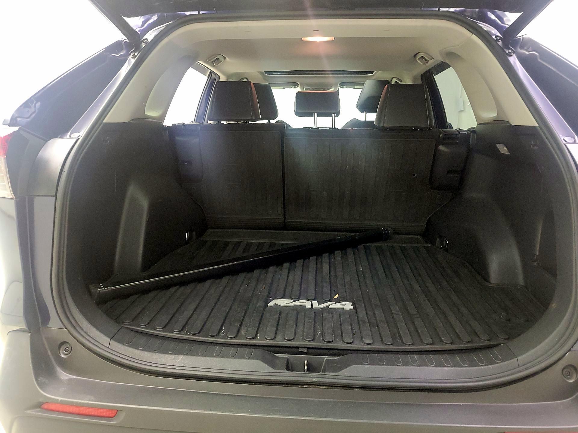 Thumbnail: 2020 Toyota RAV4 - 20