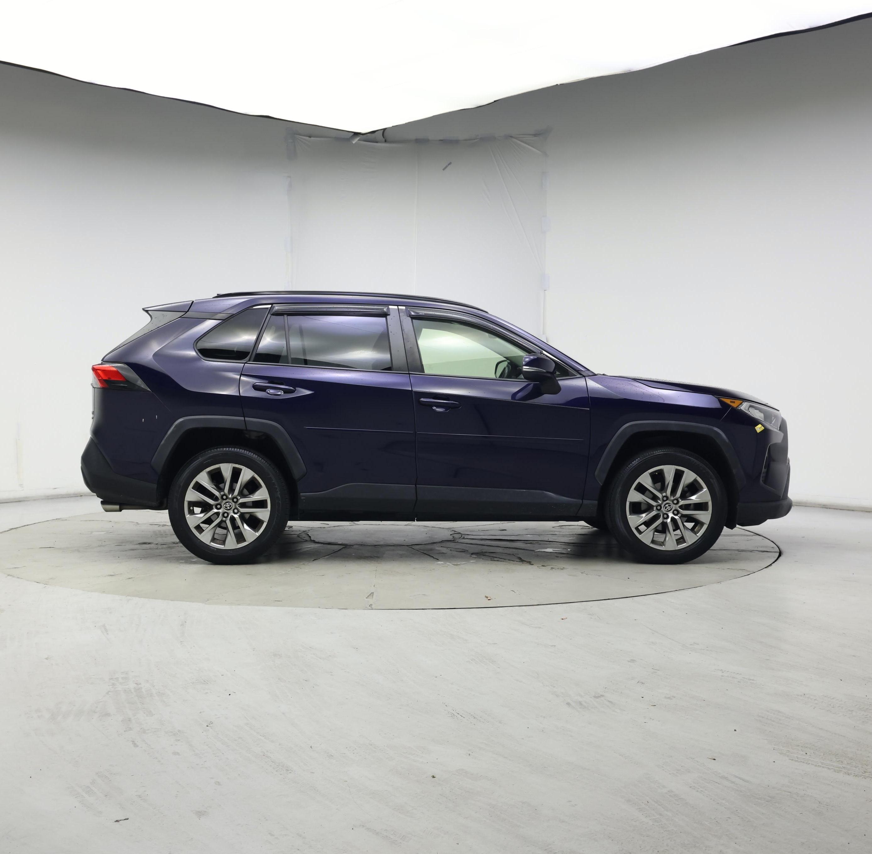 Thumbnail: 2020 Toyota RAV4 - 7