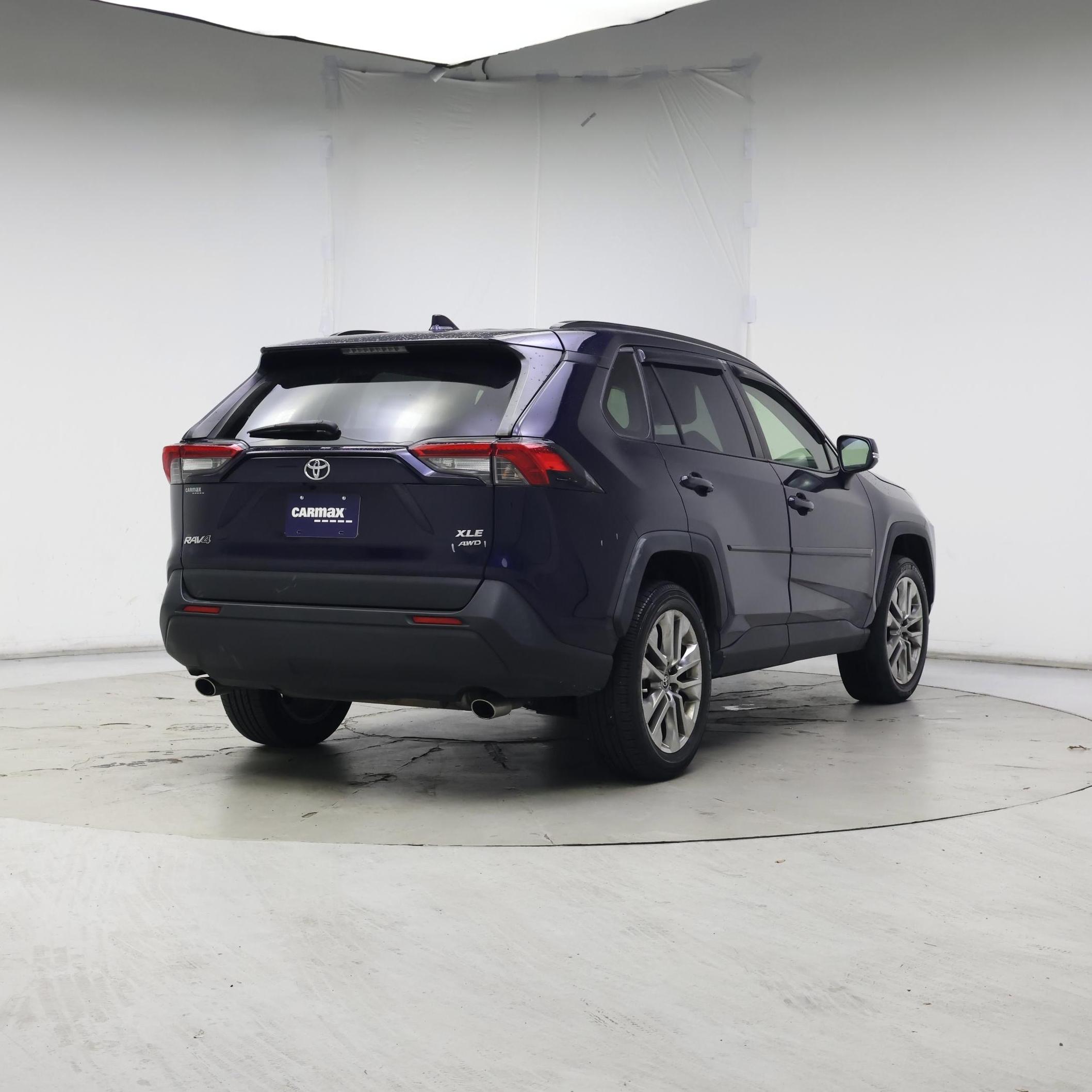 Thumbnail: 2020 Toyota RAV4 - 8