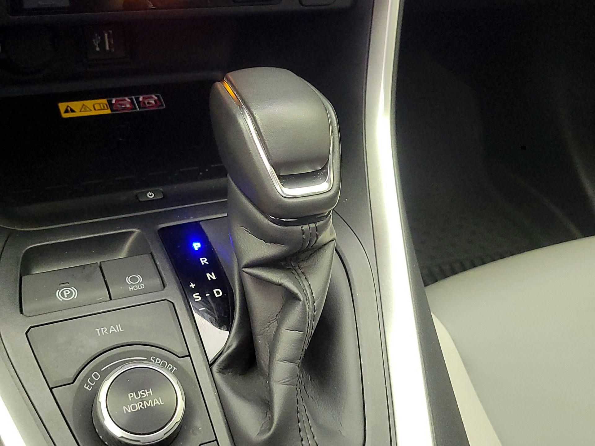 Thumbnail: 2024 Toyota RAV4 - 17