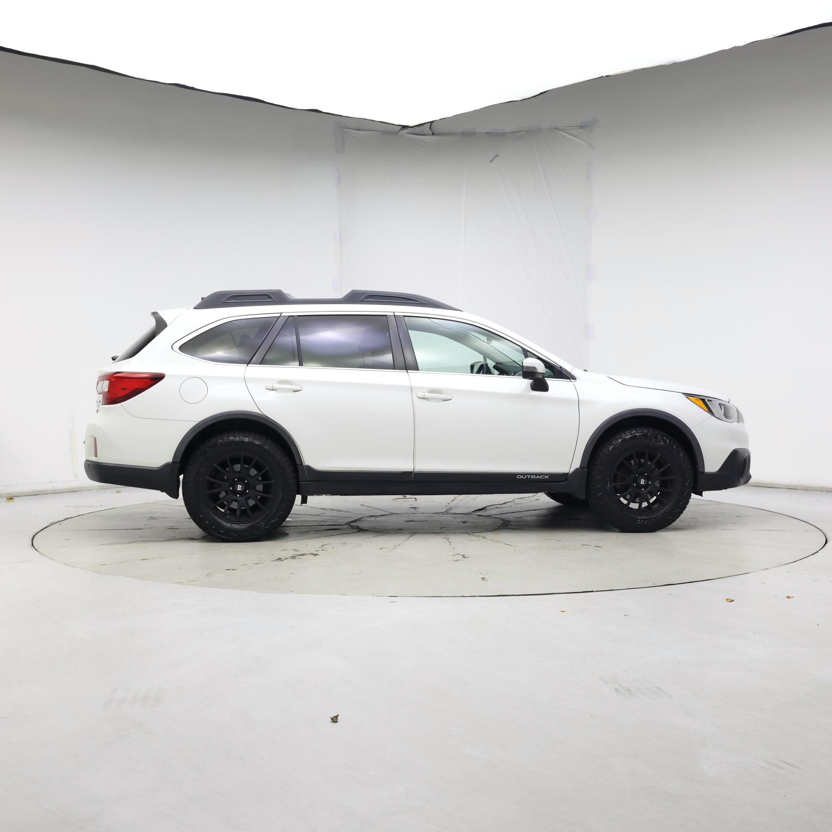 Thumbnail: 2017 Subaru Outback - 7