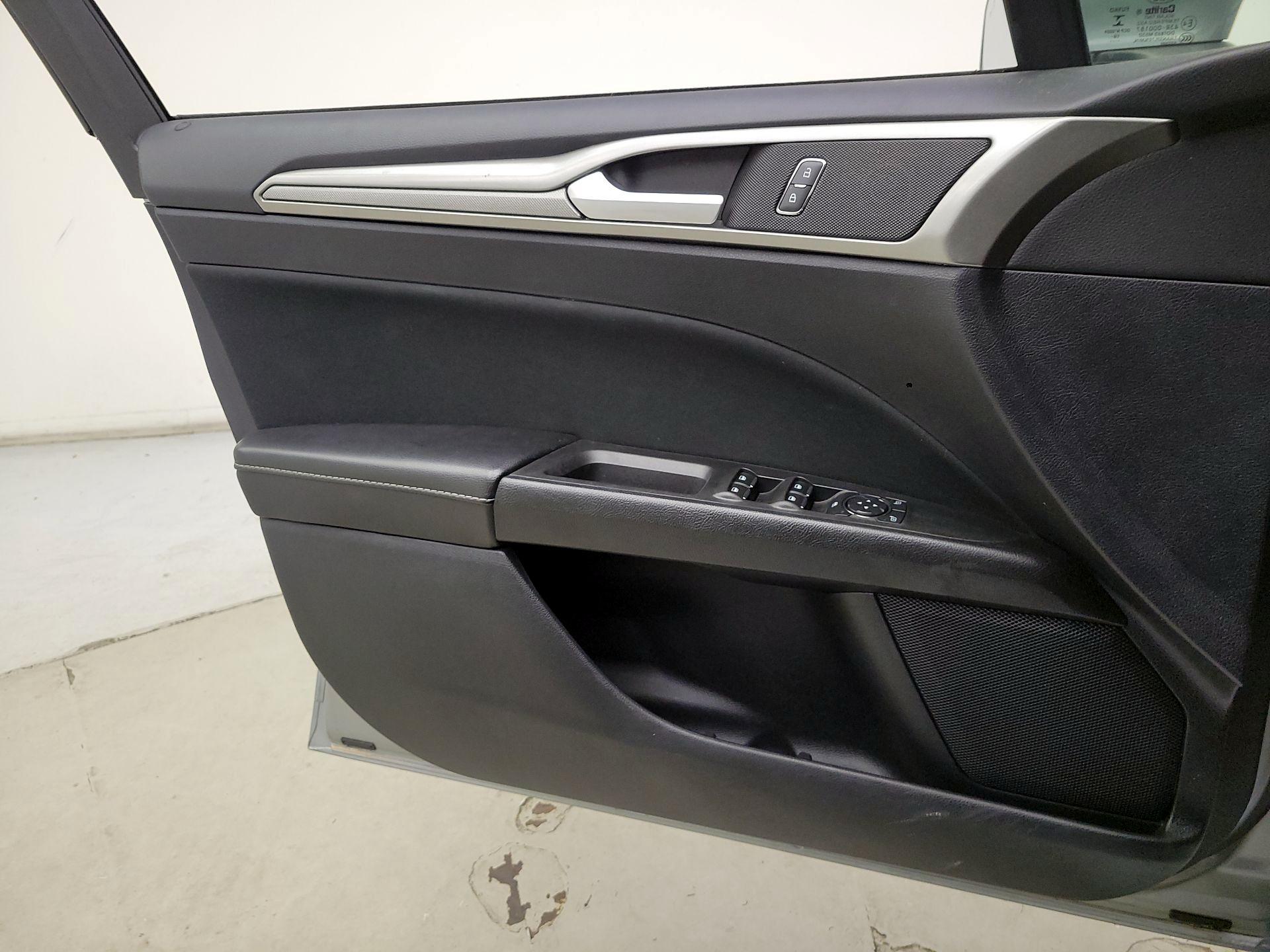 Thumbnail: 2020 Ford Fusion - 12