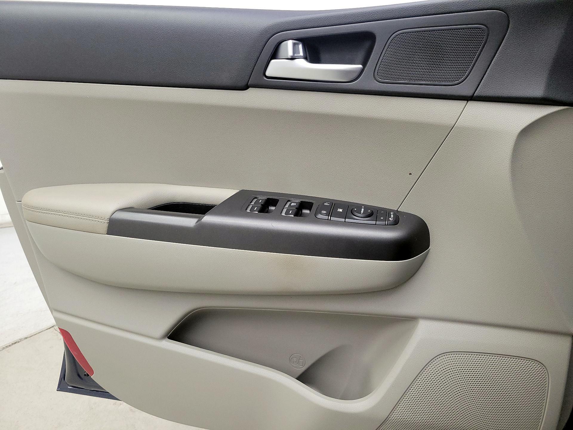 Thumbnail: 2022 Kia Sportage - 12