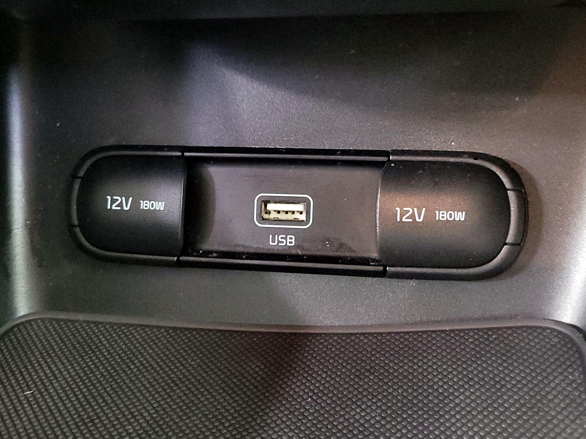 Thumbnail: 2022 Kia Sportage - 18