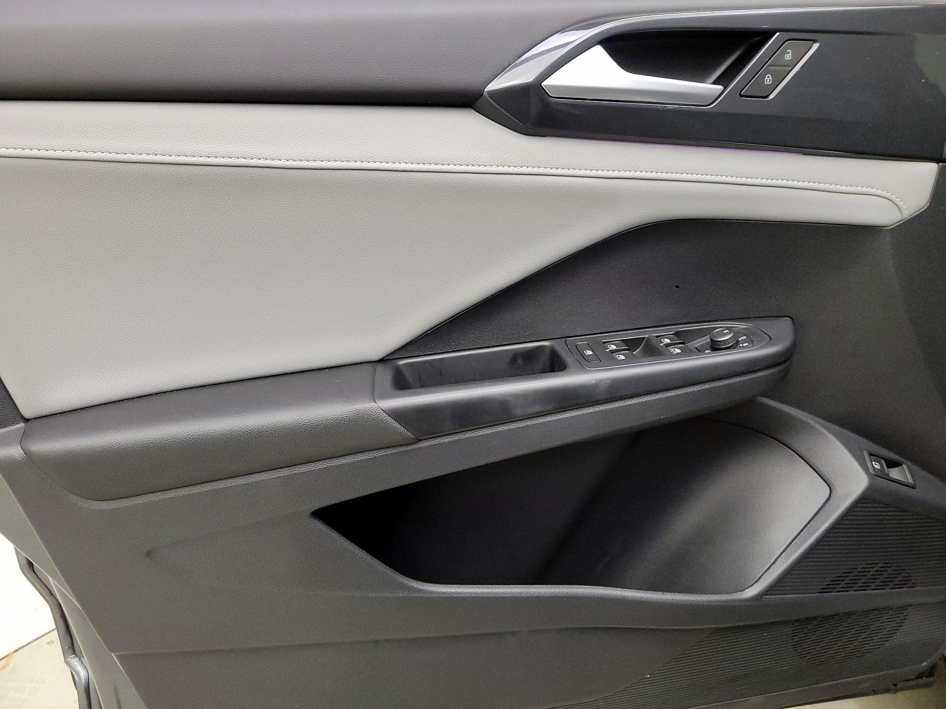 Thumbnail: 2022 Volkswagen Taos - 12