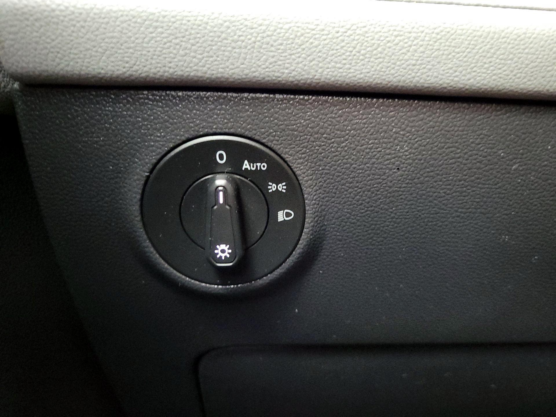 Thumbnail: 2022 Volkswagen Taos - 13