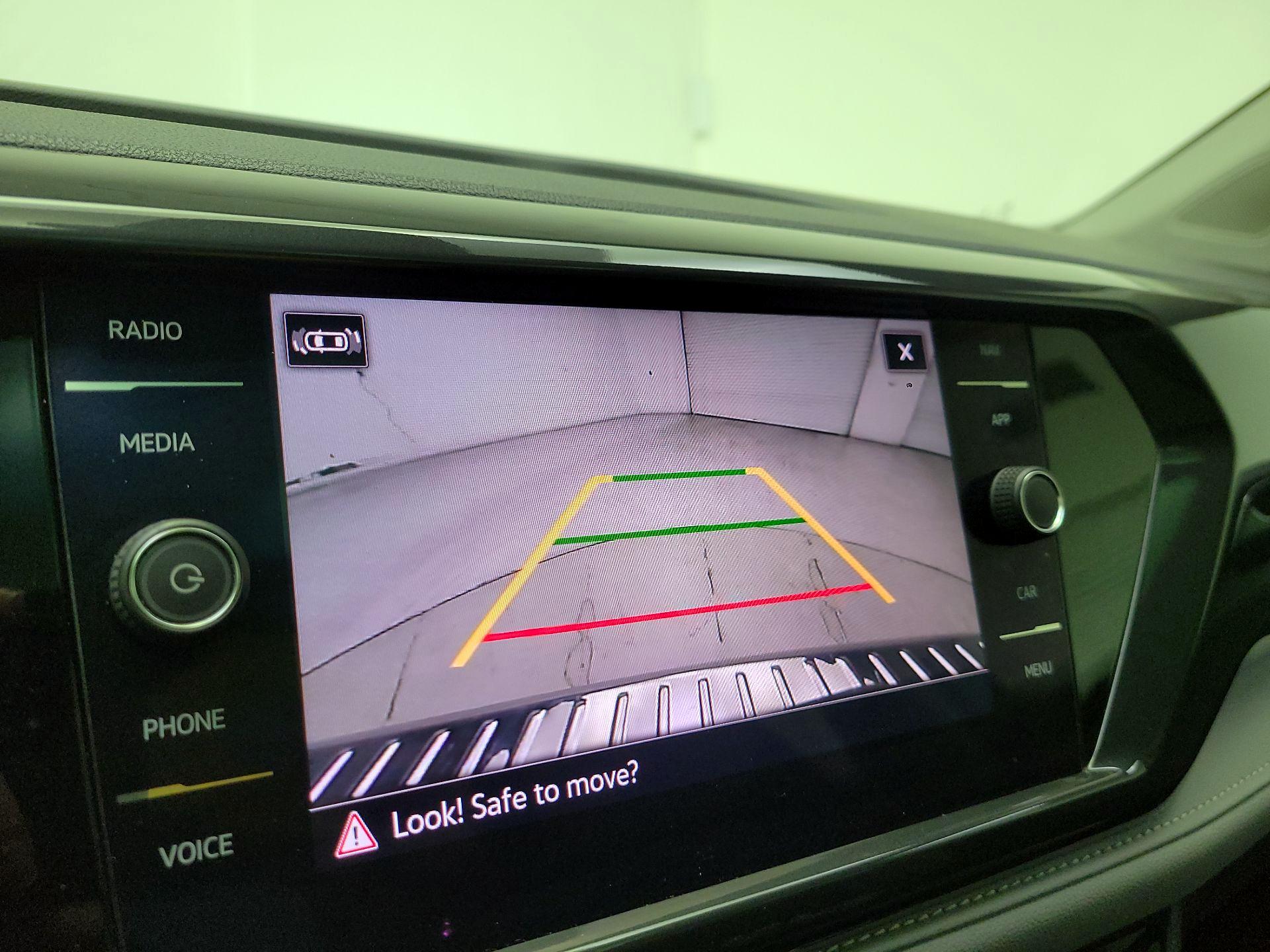 Thumbnail: 2022 Volkswagen Taos - 15