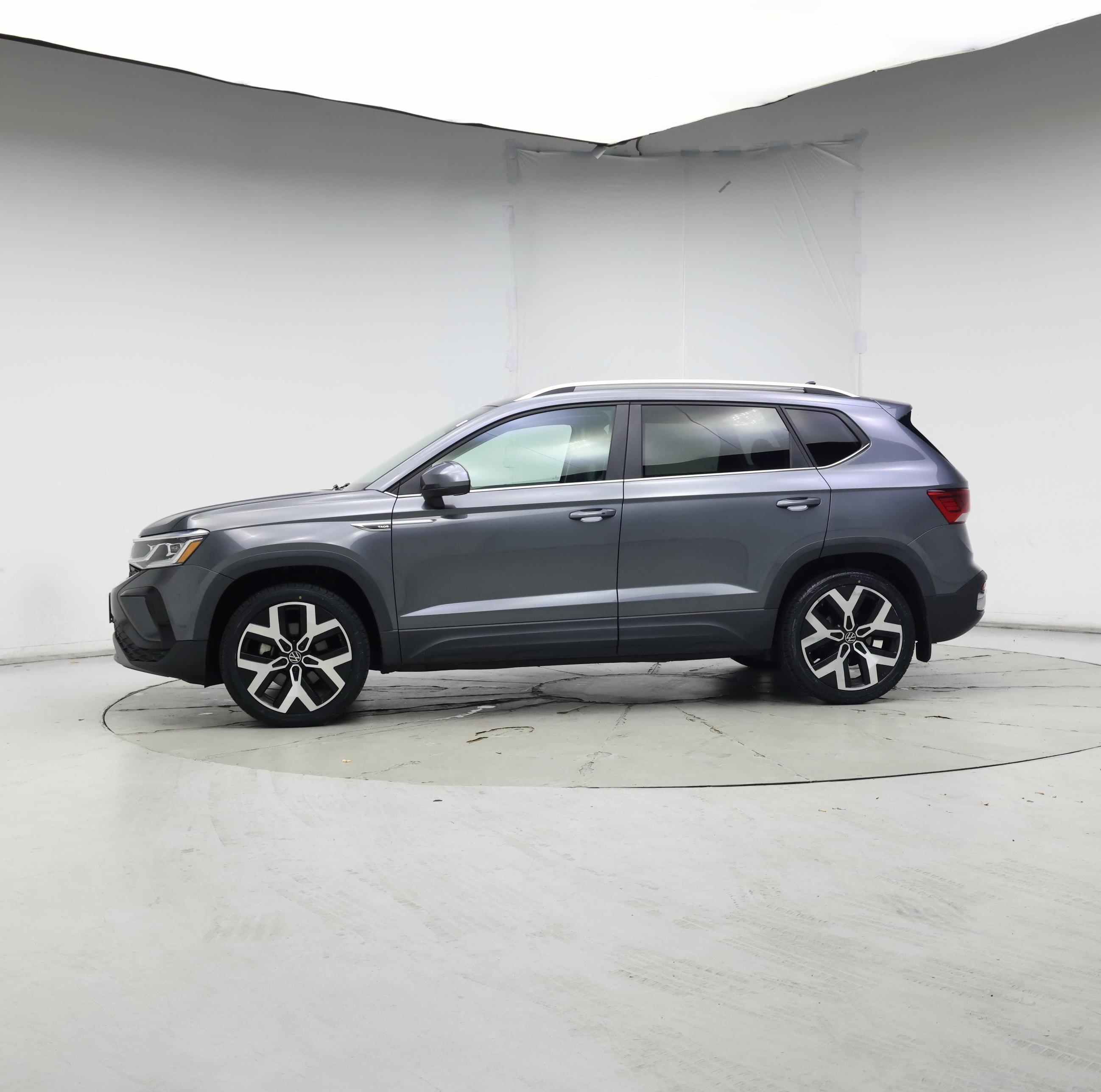 Thumbnail: 2022 Volkswagen Taos - 3