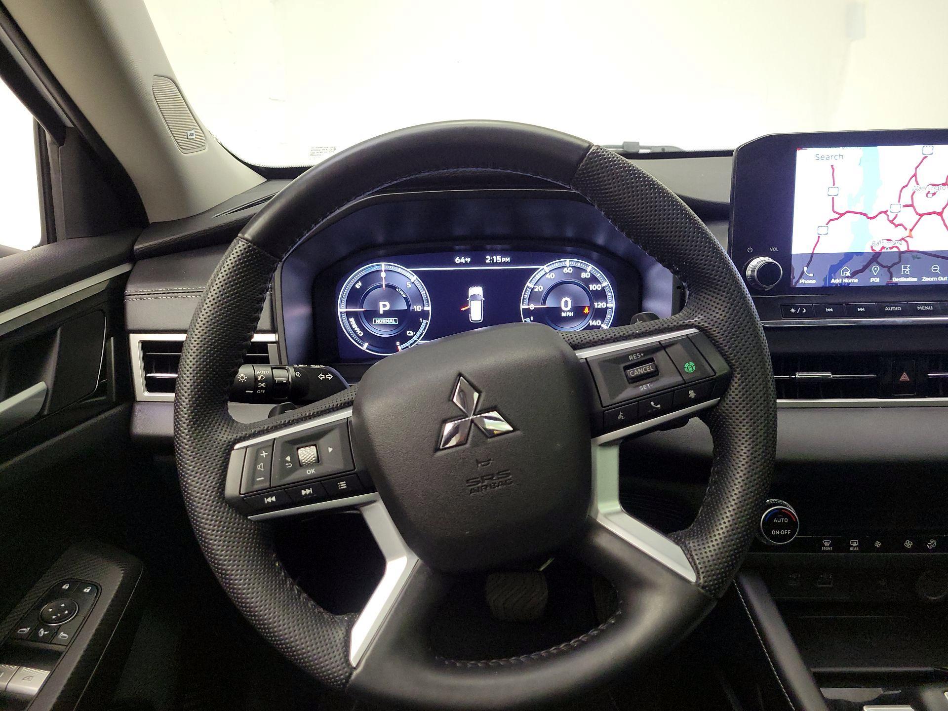 Thumbnail: 2023 Mitsubishi Outlander - 10