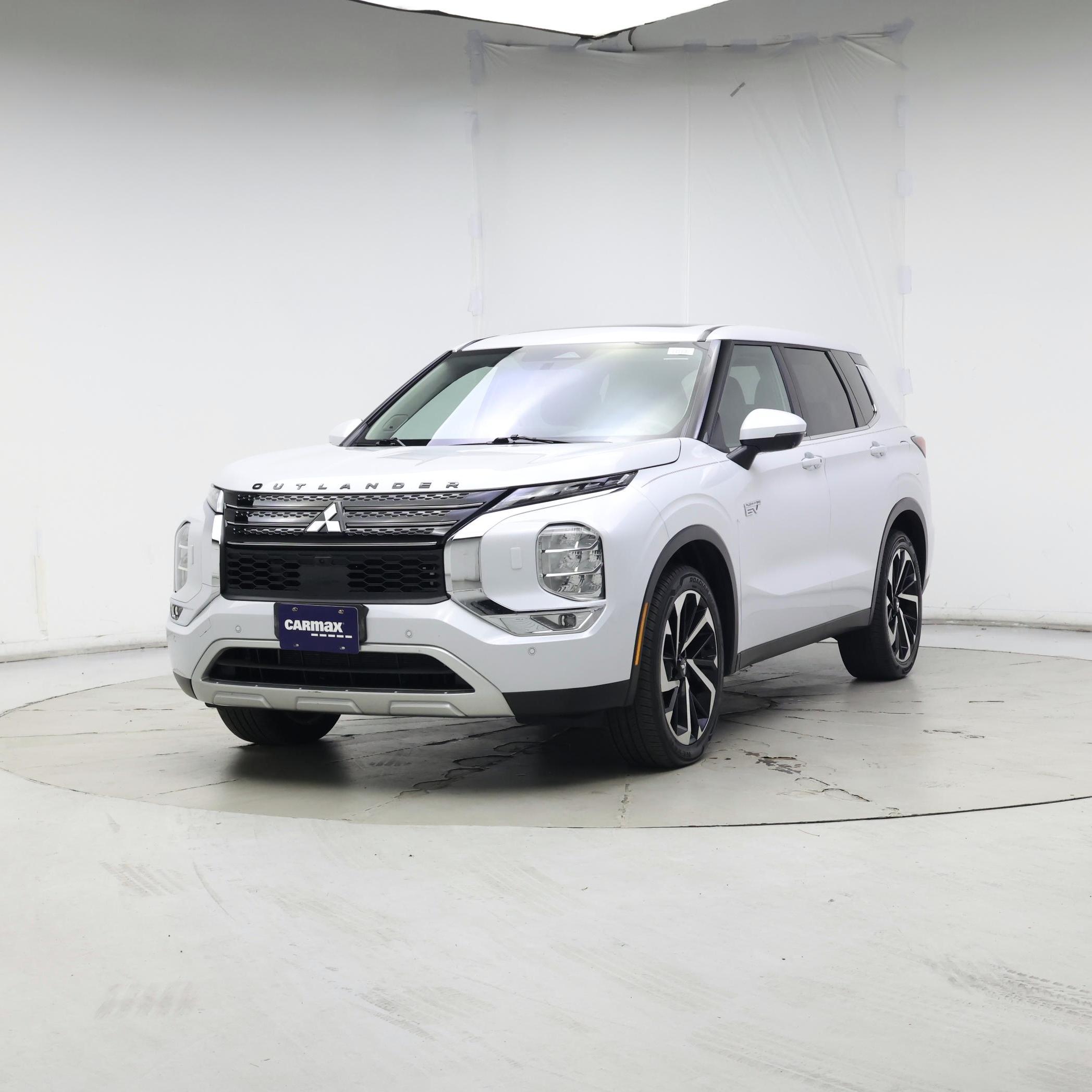 Thumbnail: 2023 Mitsubishi Outlander - 4