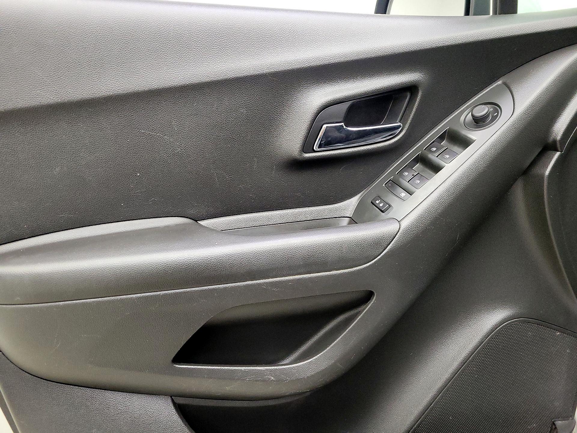 Thumbnail: 2021 Chevrolet Trax - 12