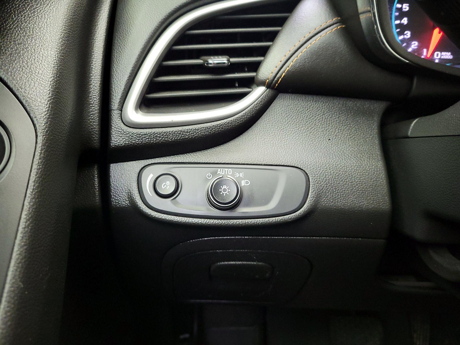 Thumbnail: 2021 Chevrolet Trax - 13