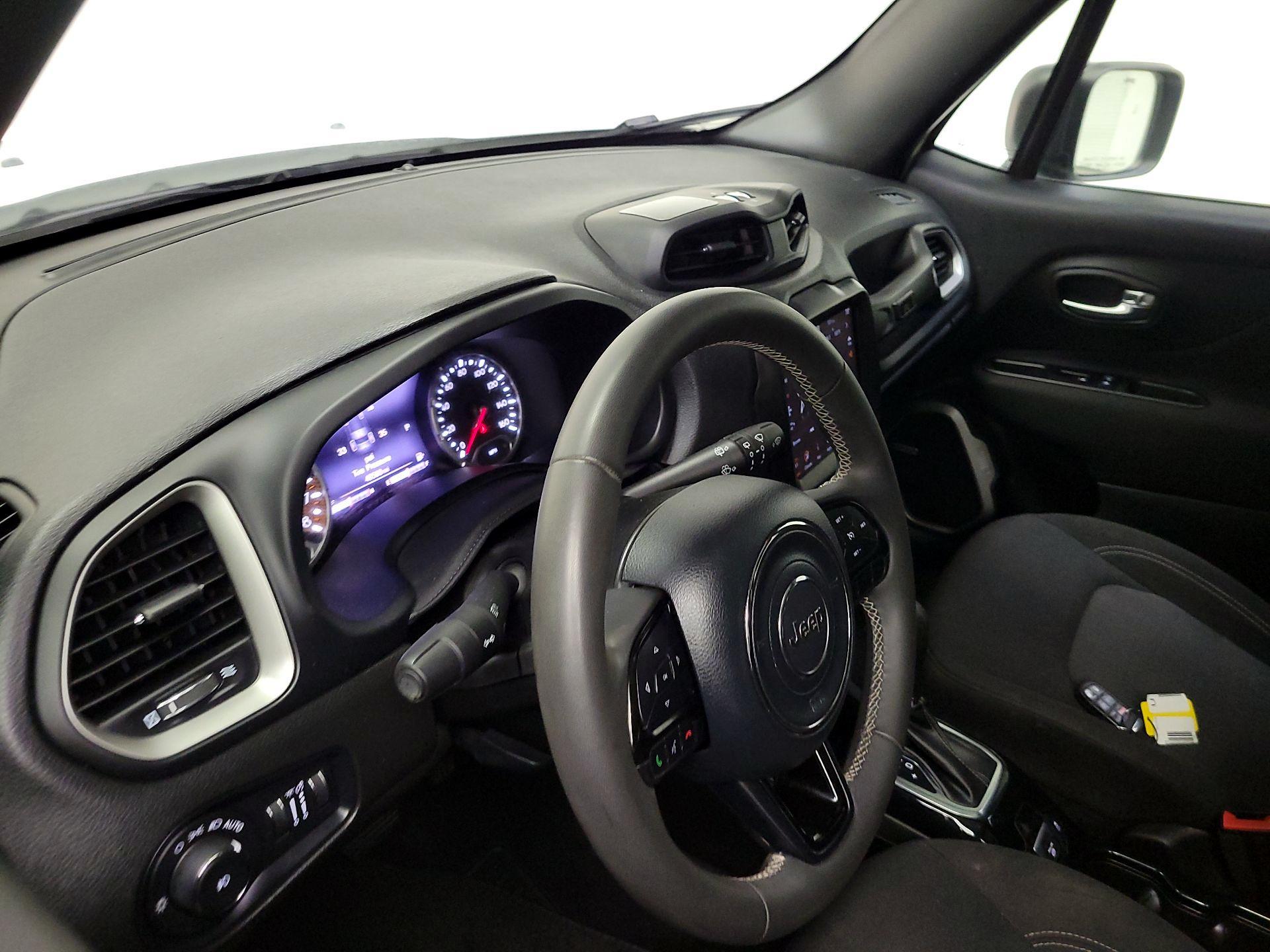 Thumbnail: 2021 Jeep Renegade - 9