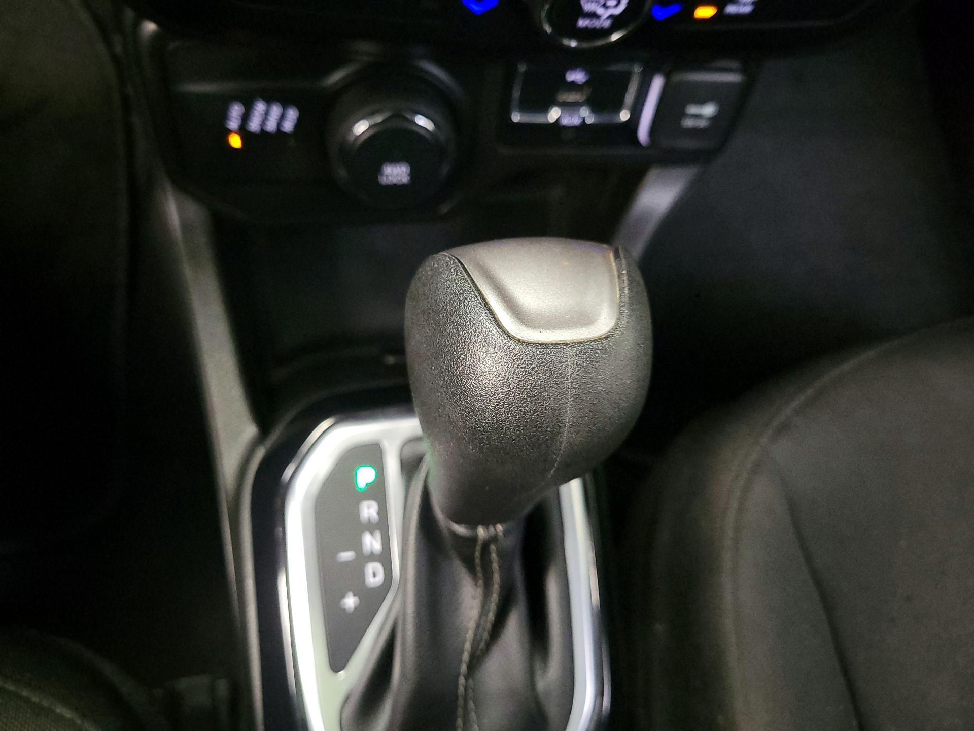 Thumbnail: 2021 Jeep Renegade - 17