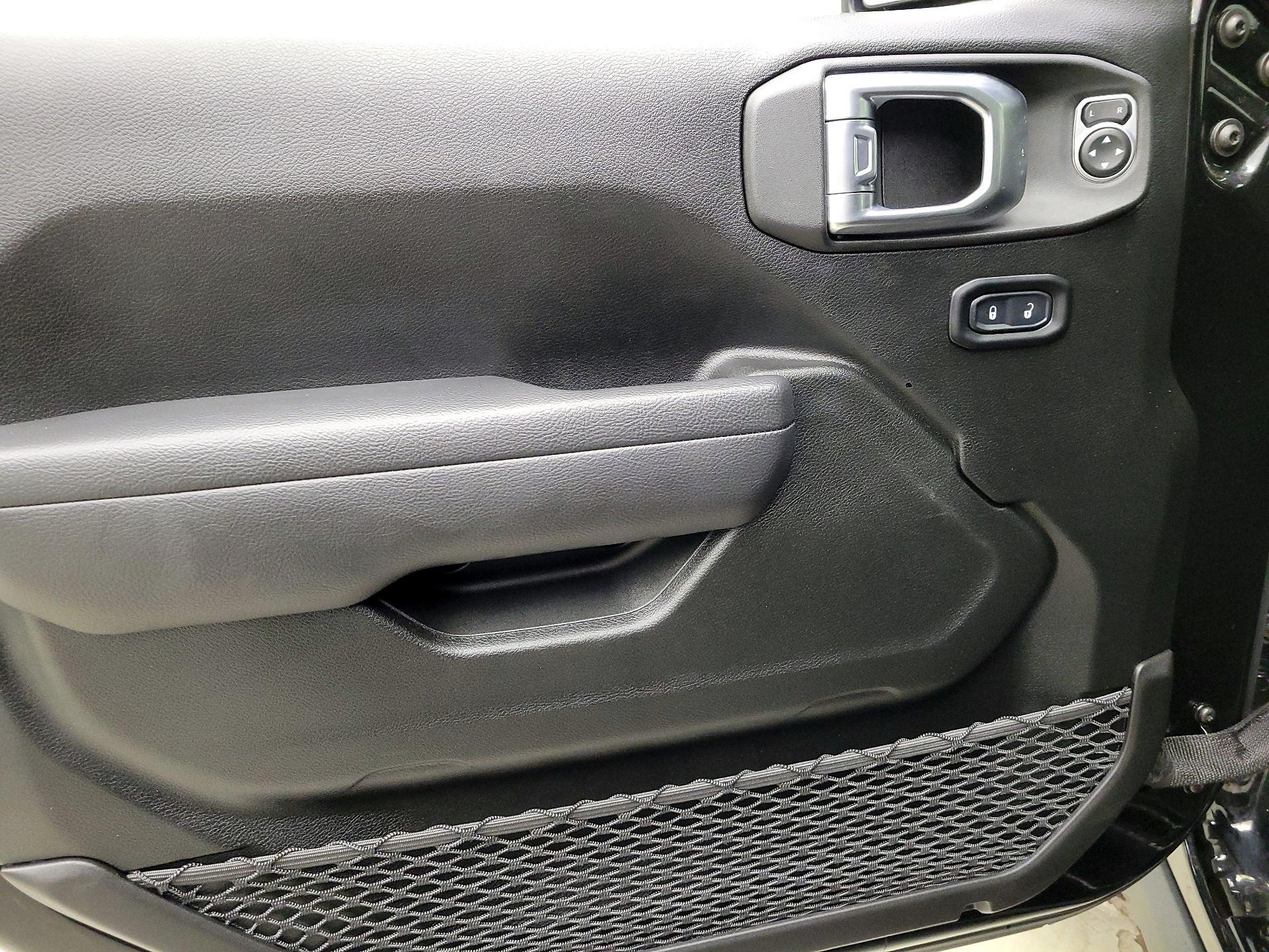 Thumbnail: 2022 Jeep Wrangler - 12