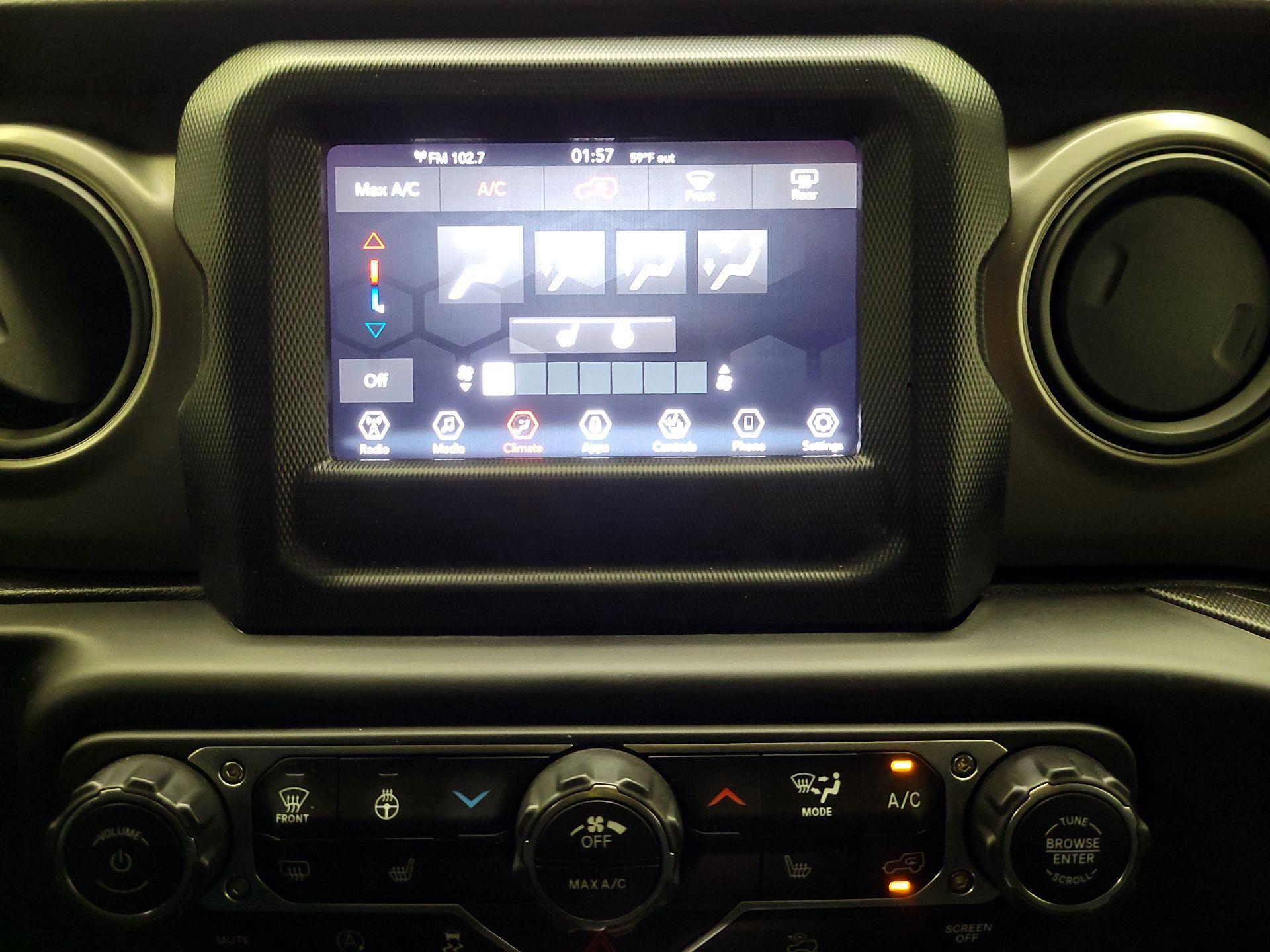 Thumbnail: 2022 Jeep Wrangler - 16