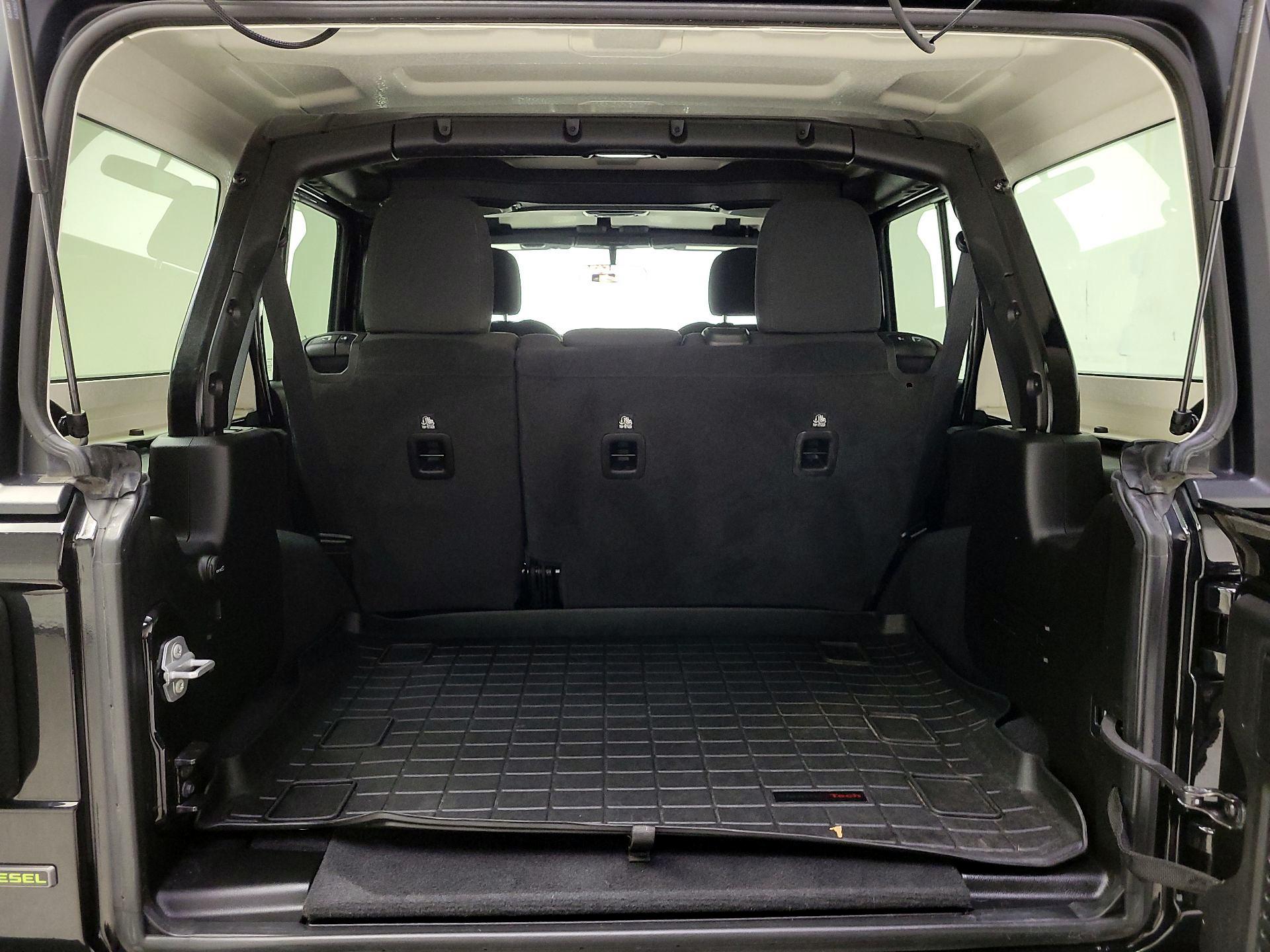 Thumbnail: 2022 Jeep Wrangler - 20