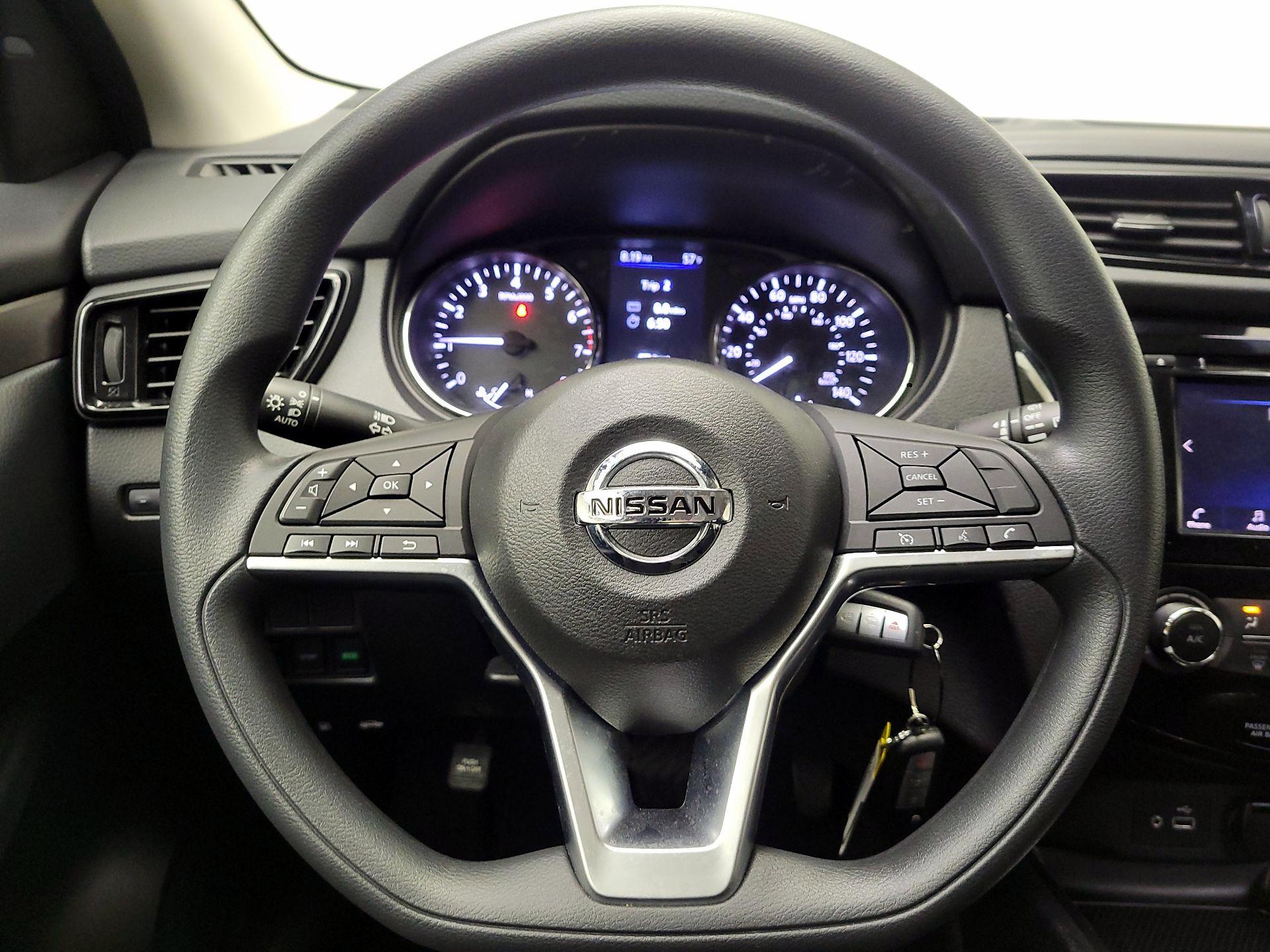 Thumbnail: 2022 Nissan Rogue Sport - 10