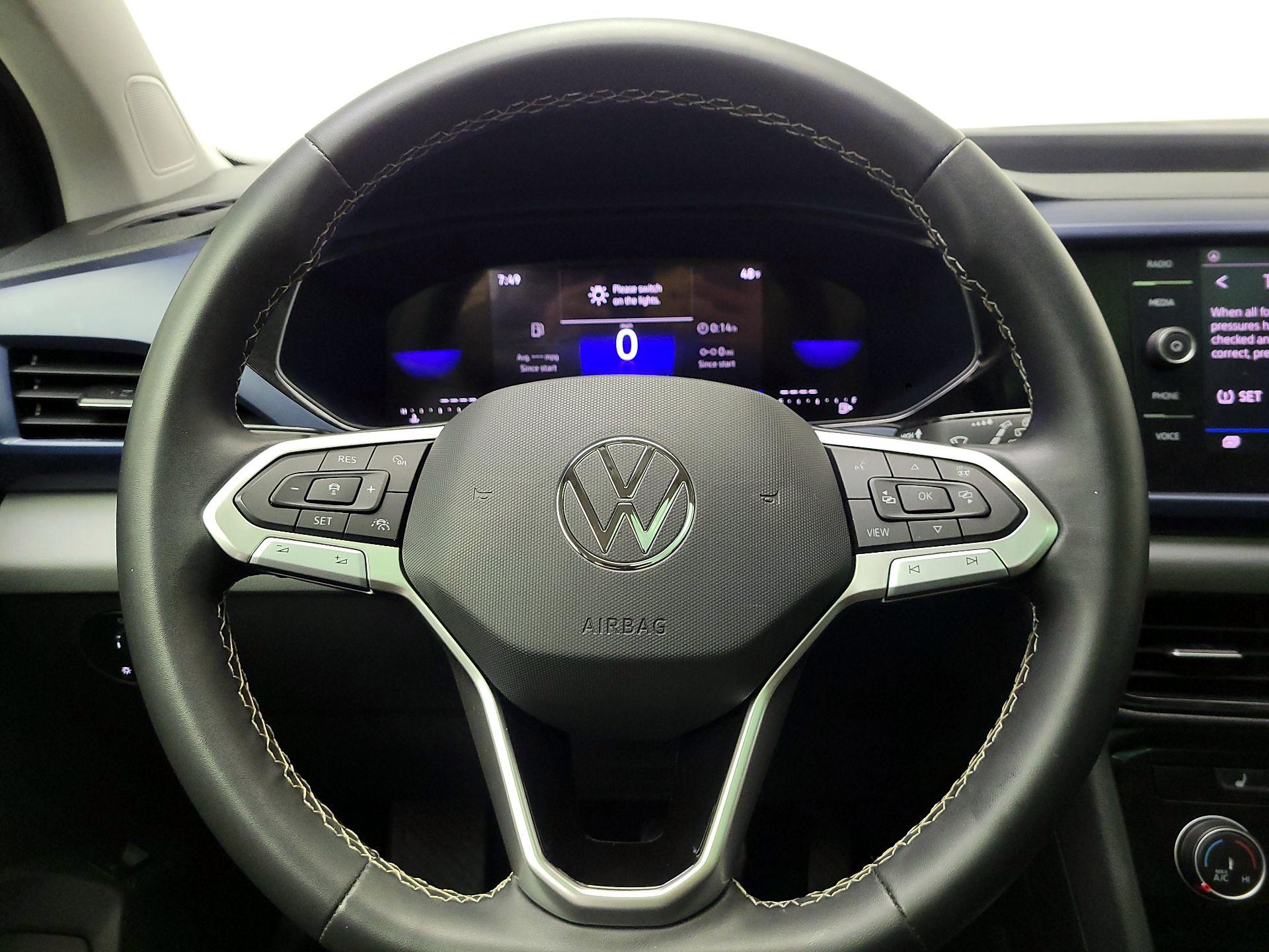 Thumbnail: 2023 Volkswagen Taos - 10