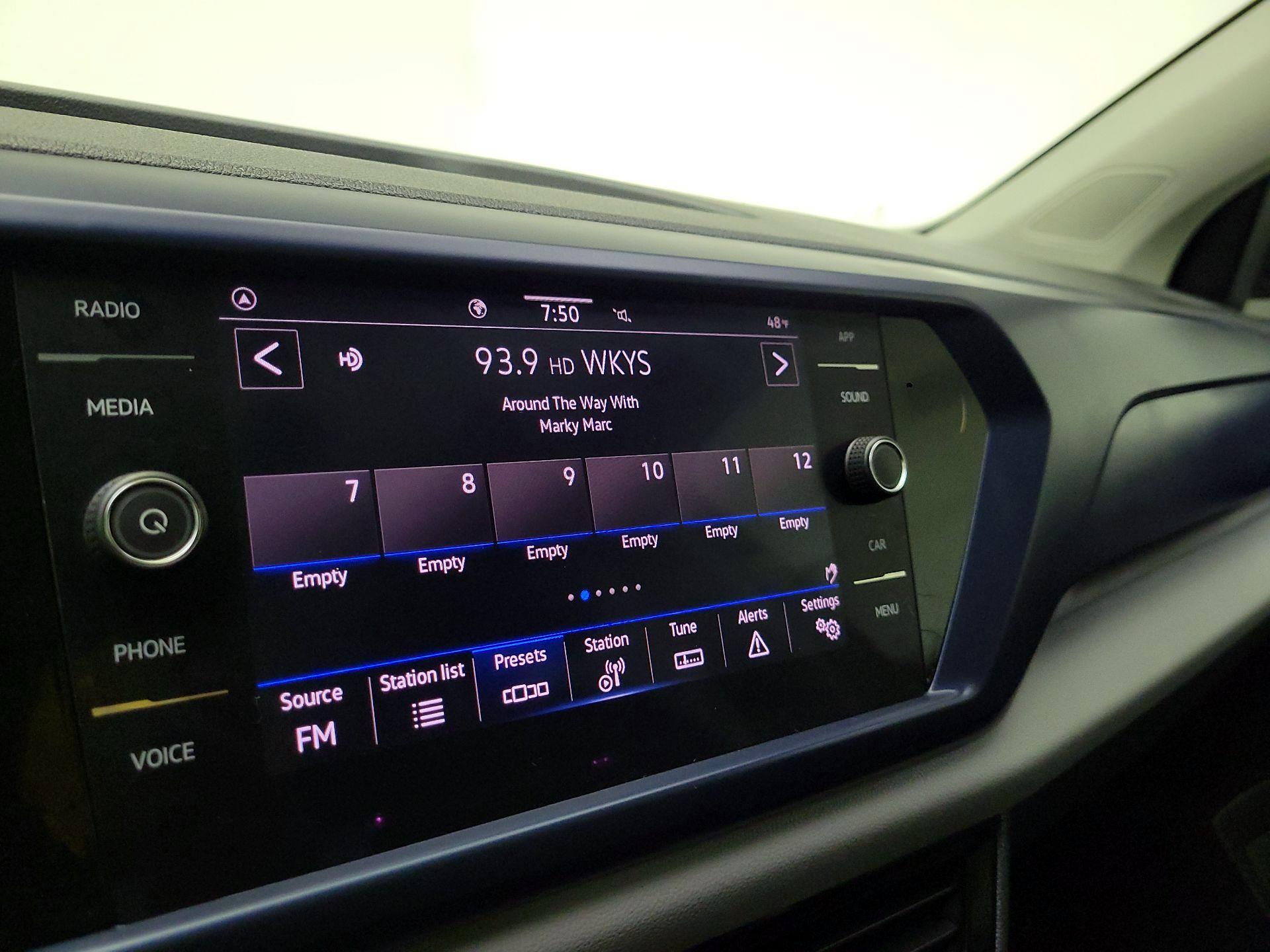 Thumbnail: 2023 Volkswagen Taos - 16