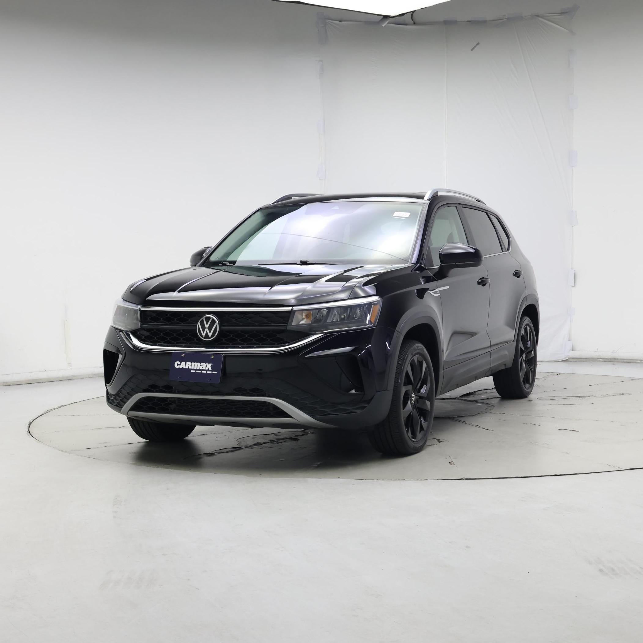 Thumbnail: 2023 Volkswagen Taos - 4